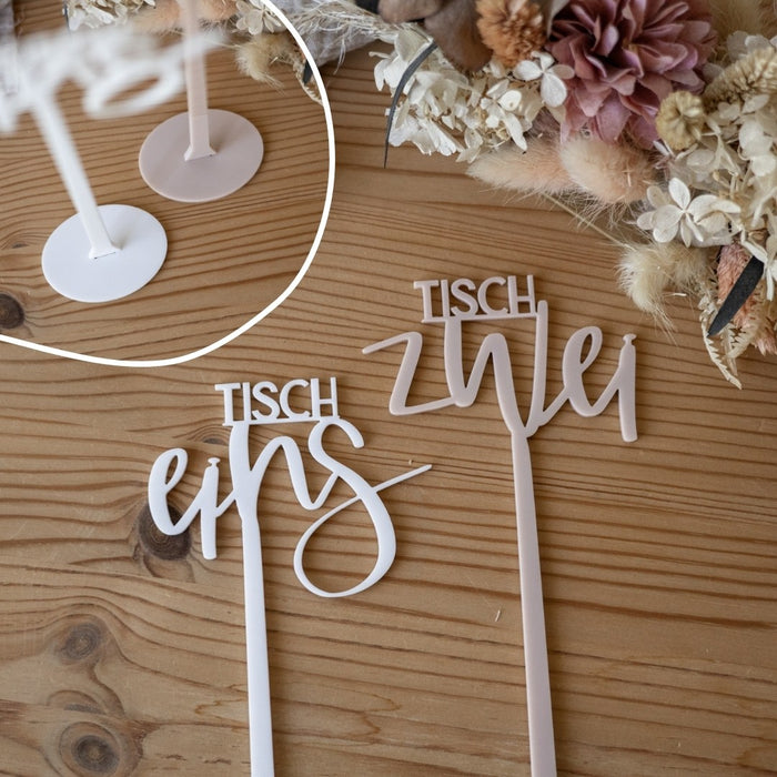 Tischnummern Hochzeit aus Acryl mit Fuß – Weiß & Beige