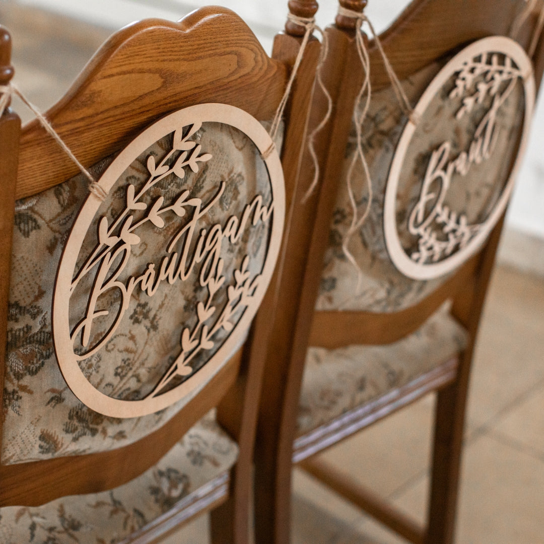 Stuhldeko Holzschilder "Braut & Bräutigam" – Liebevoll & stilvoll zur Trauung