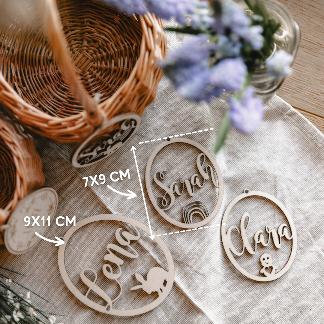 Größenvergleich der Osterei-Holzanhänger: 9x11 cm vs 7x9 cm