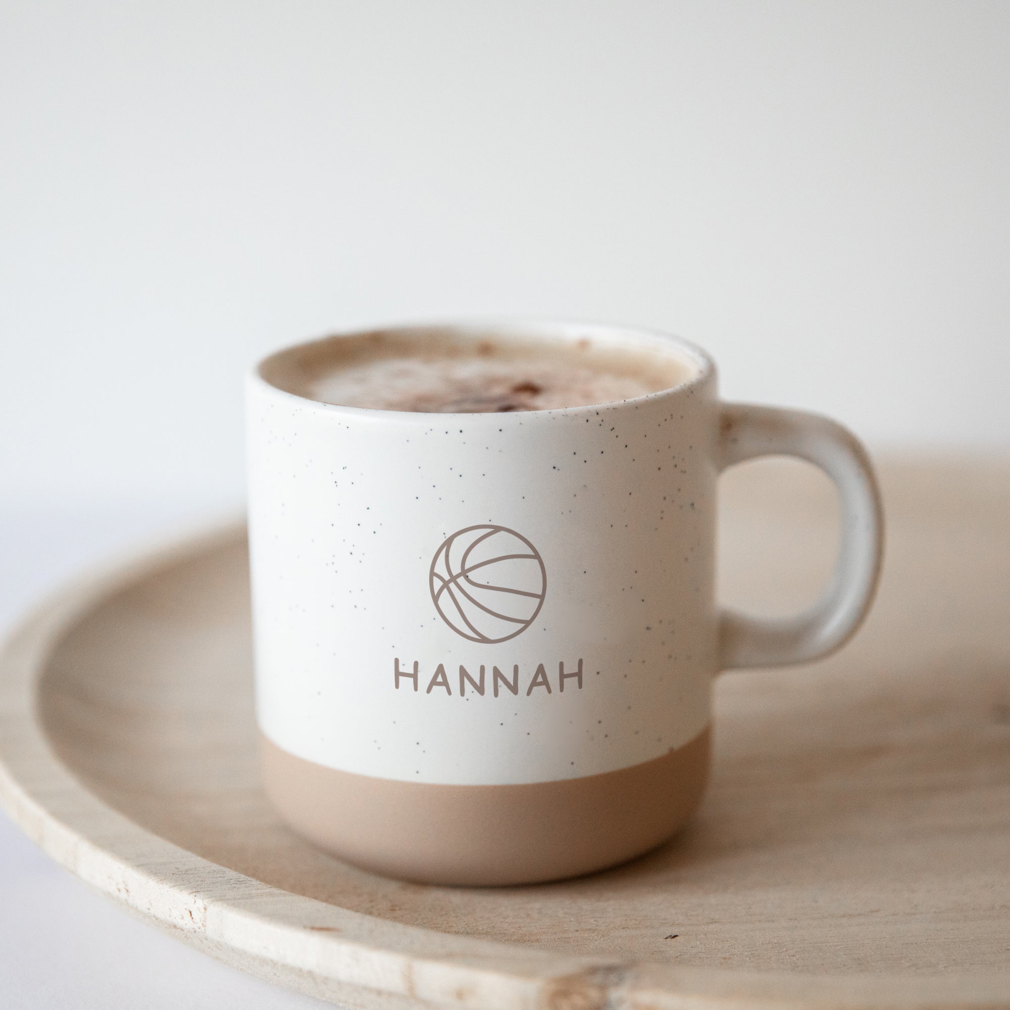 Personalisierte Sport-Tasse mit Name & Ballsport-Motiv