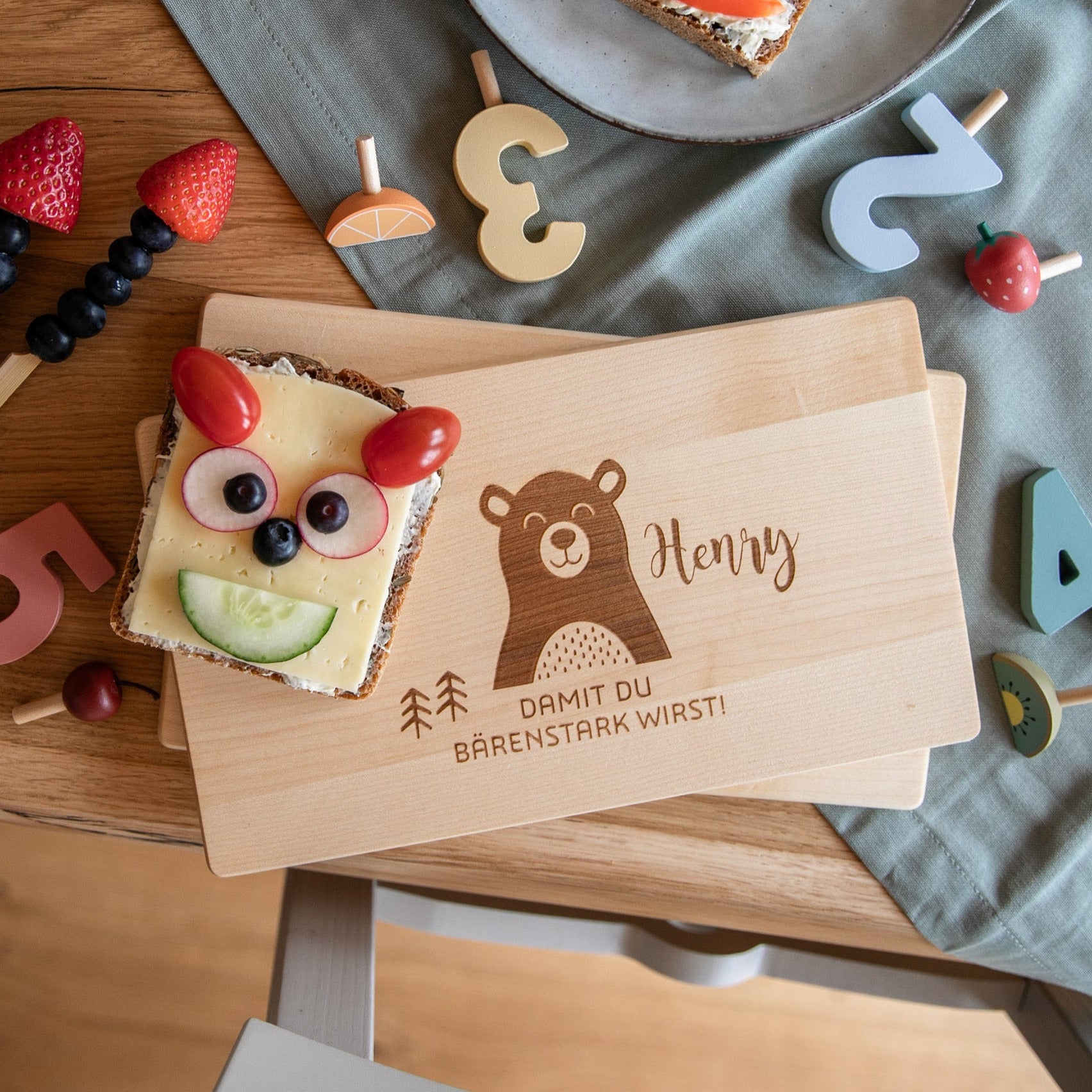 Frühstücksbrettchen Kinder mit verschiedenen Motiven 26x15 cm, Frühstücksbrettchen personalisiert, Holzbrett Kinder, Brettchen Kinder, Bär