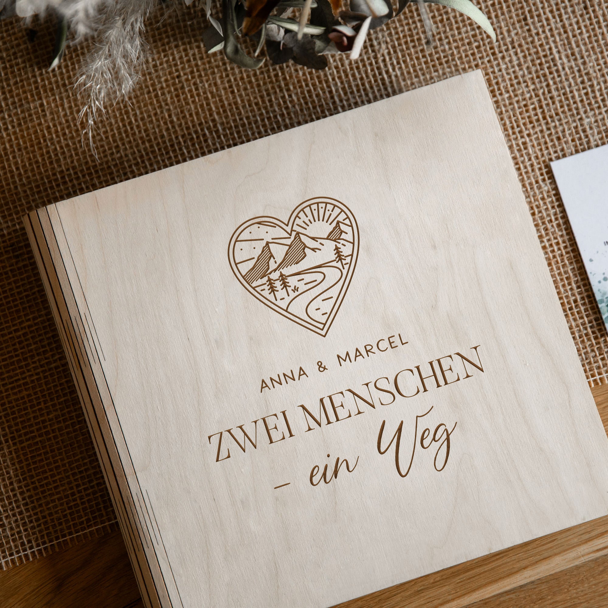 Gästebuch Holz Hochzeit Berge & Herz – personalisiert