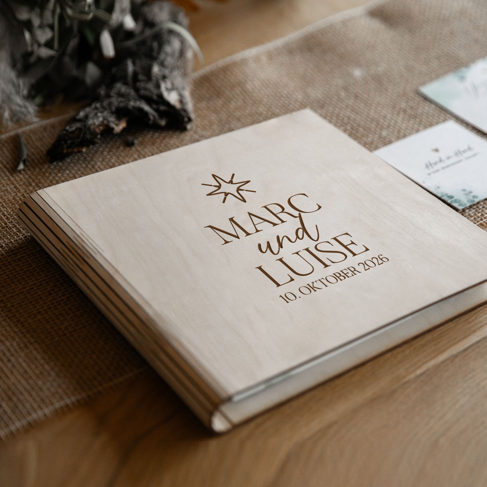 Personalisierbares Gästebuch aus Holz – Verschiedene Designs zur Auswahl