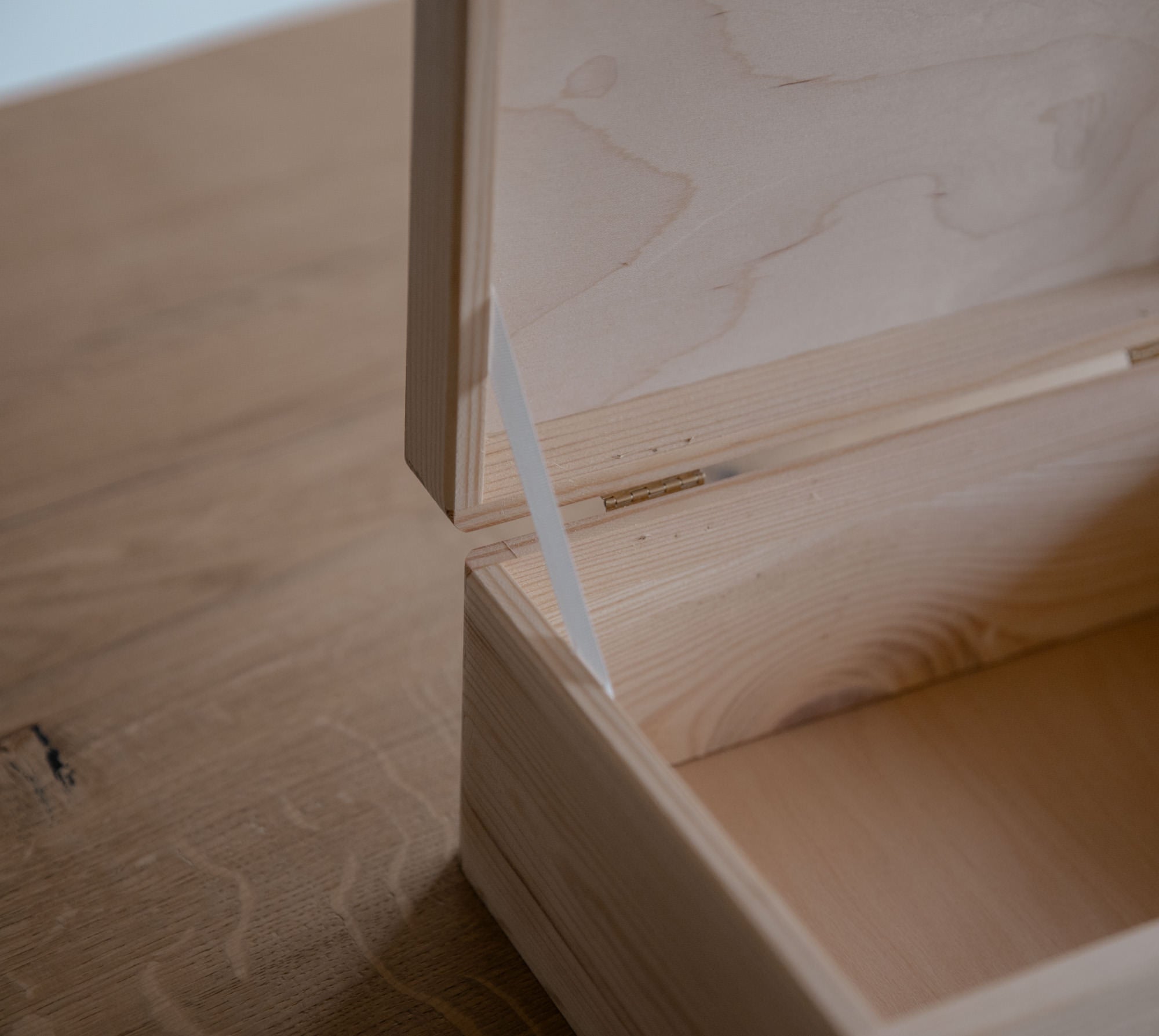 Personalisierte Erinnerungskiste zur Hochzeit – Holzkiste mit Namen & Gravur – Geschenk für Braut & Bräutigam