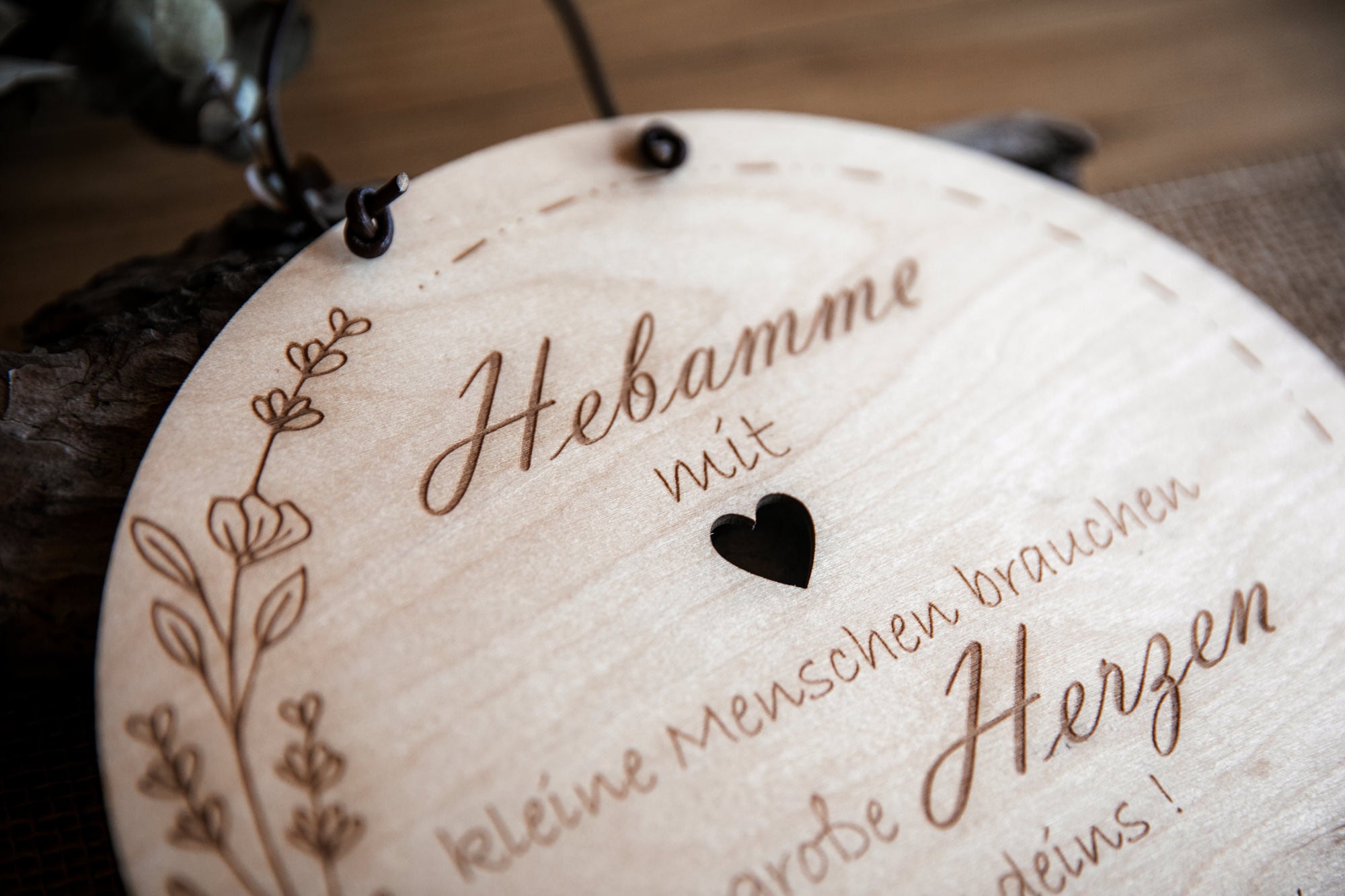 Geschenk für Hebamme / Holzschild personalisiert mit Namen / Das erste lächeln im Leben ist das der Hebamme