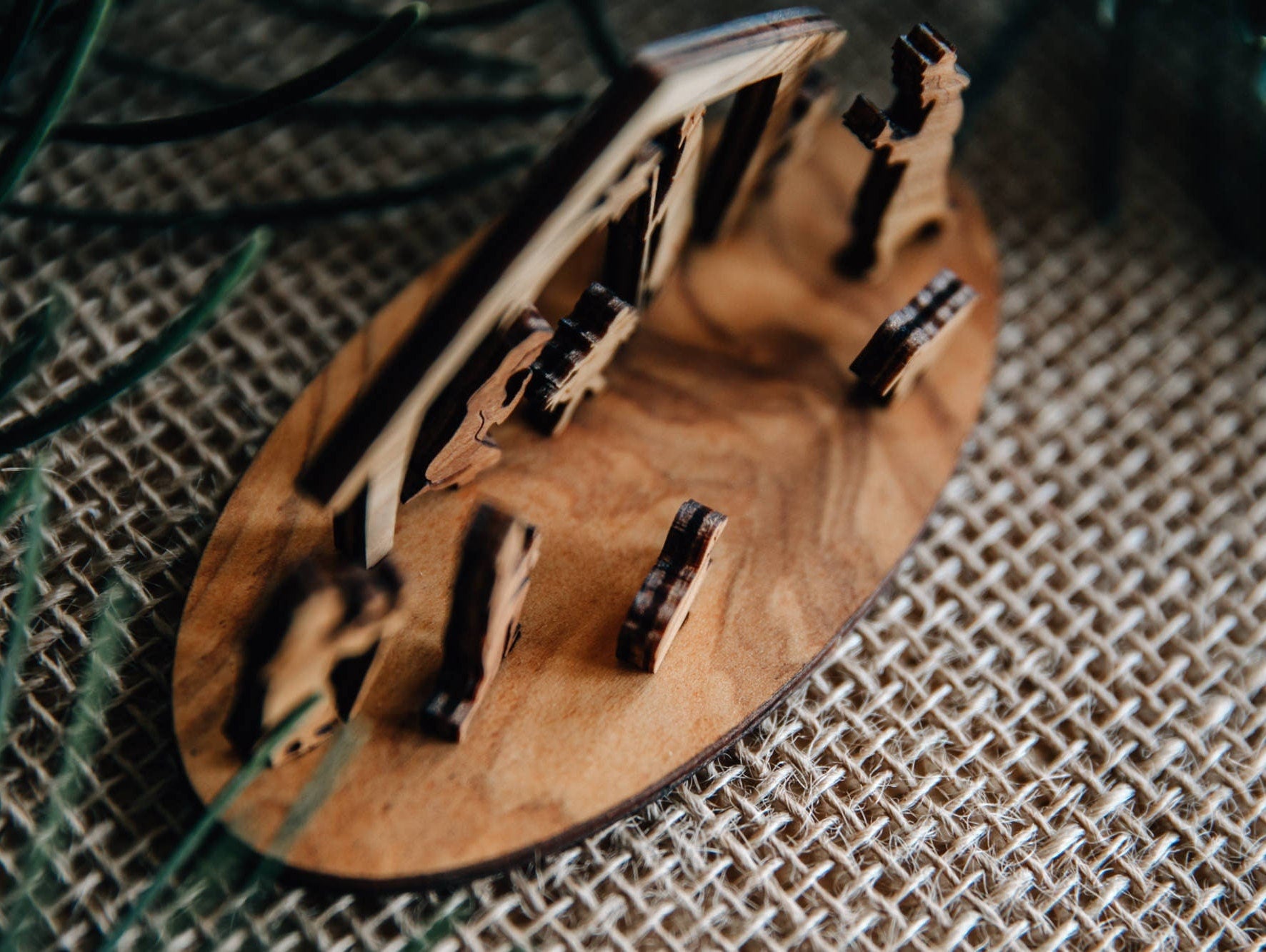 Kleine Weihnachtskrippe "Heilige Nacht" aus Holz zum zusammenstecken / DIY