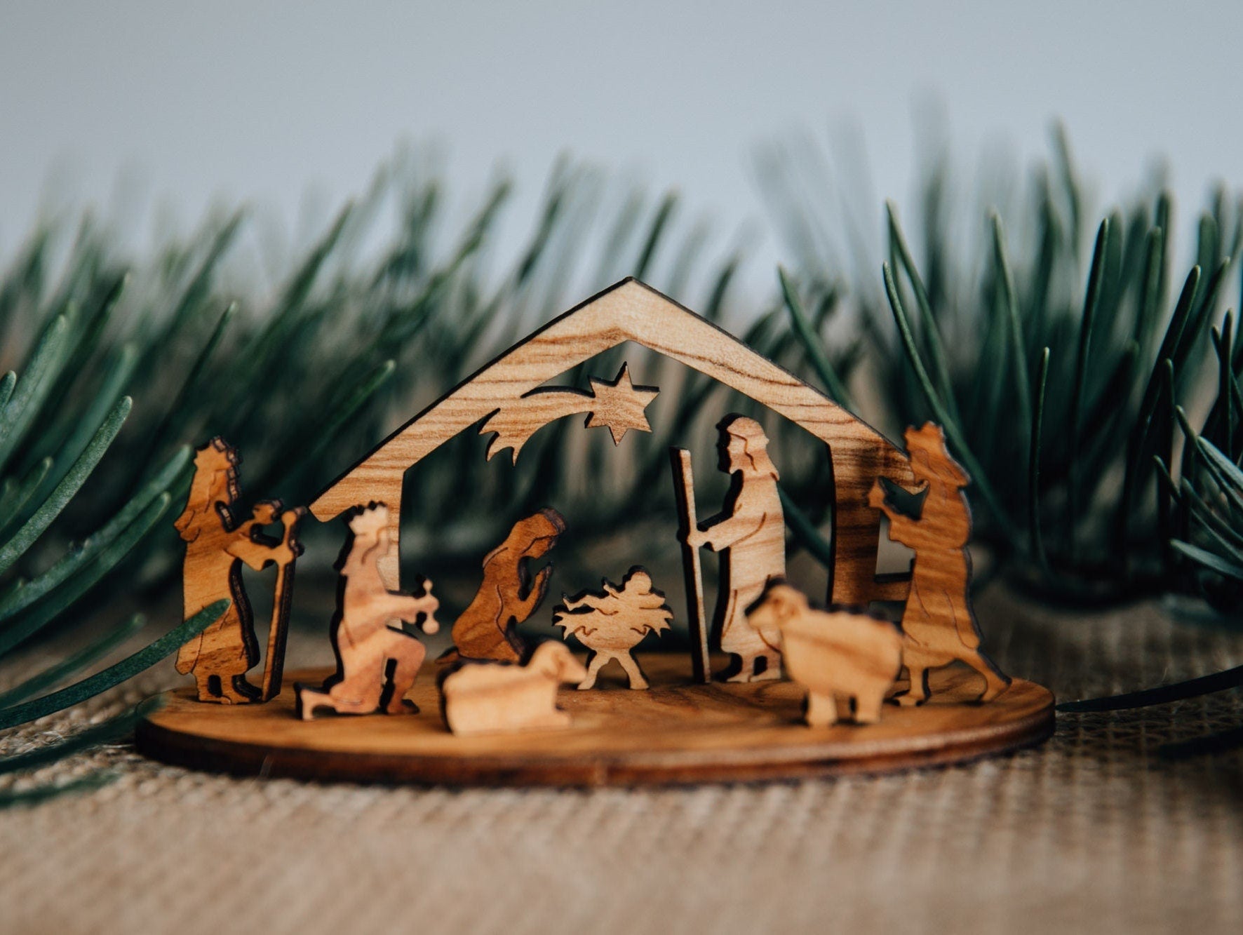 Kleine Weihnachtskrippe "Heilige Nacht" aus Holz zum zusammenstecken / DIY