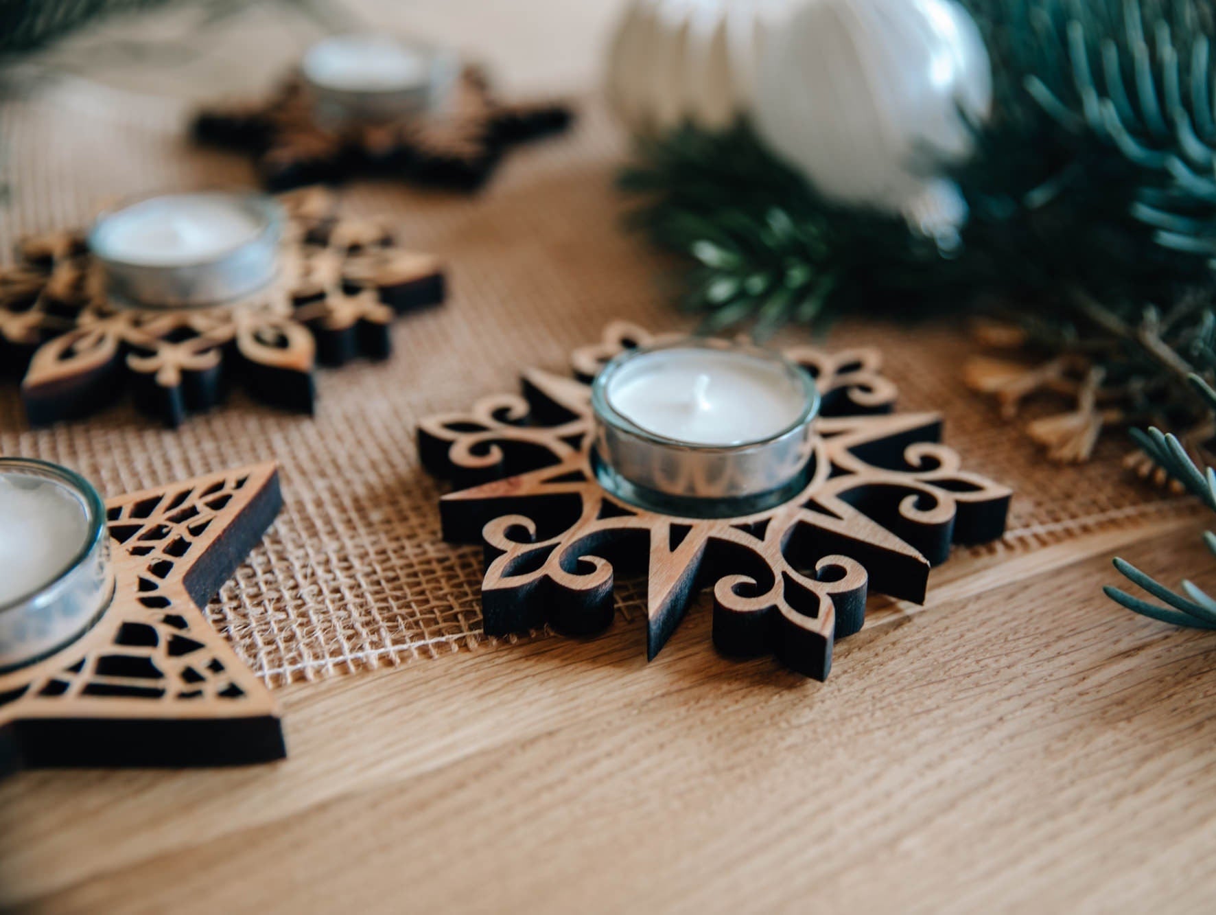 Teelichthalter Stern inkl. Glaseinsatz - Windlicht in den Formen: Stern, Waben, Spitz oder Flamme aus Holz