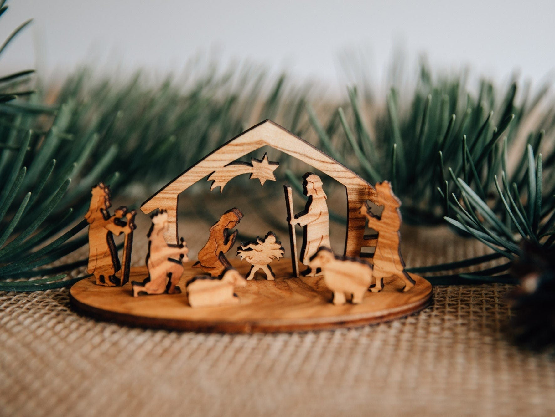 Kleine Weihnachtskrippe "Heilige Nacht" aus Holz zum zusammenstecken / DIY