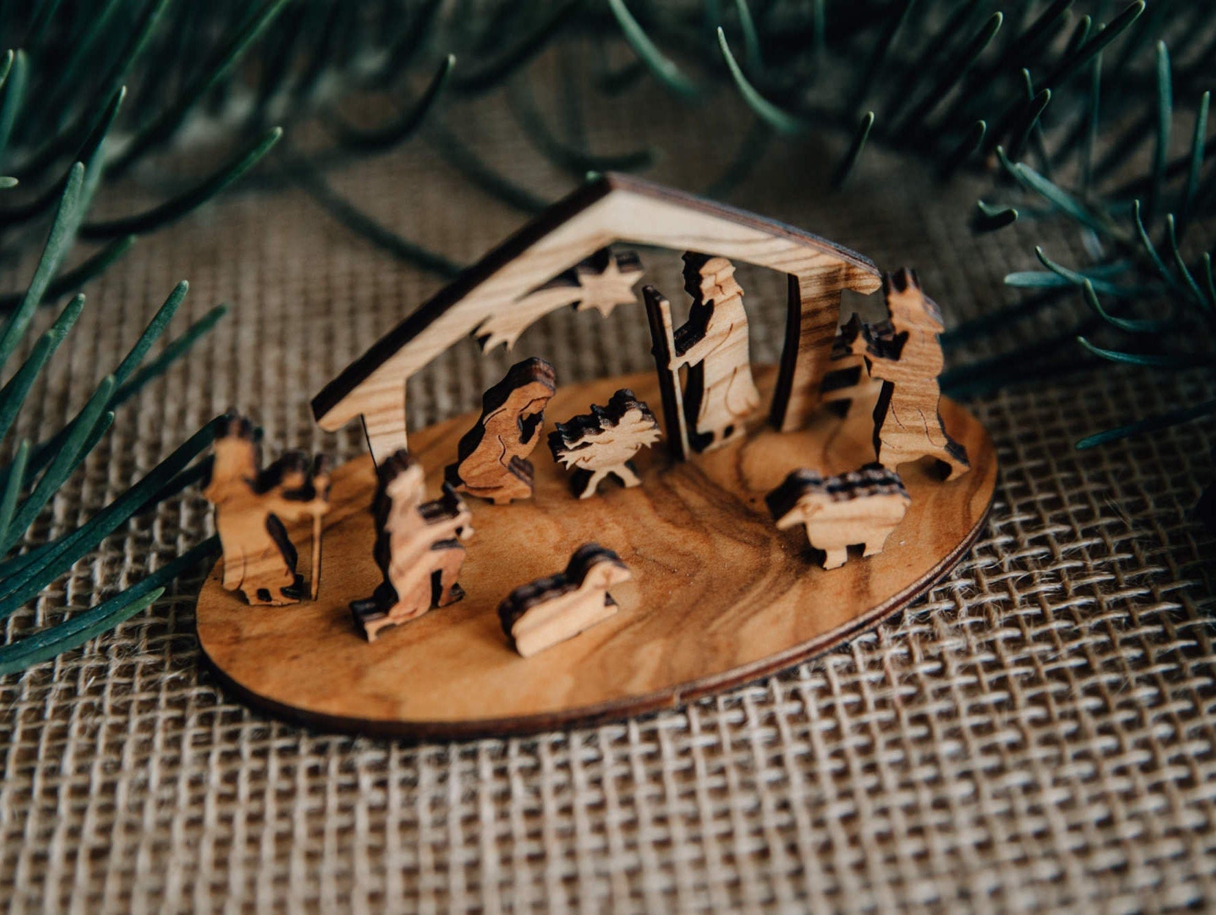 Kleine Weihnachtskrippe "Heilige Nacht" aus Holz zum zusammenstecken / DIY