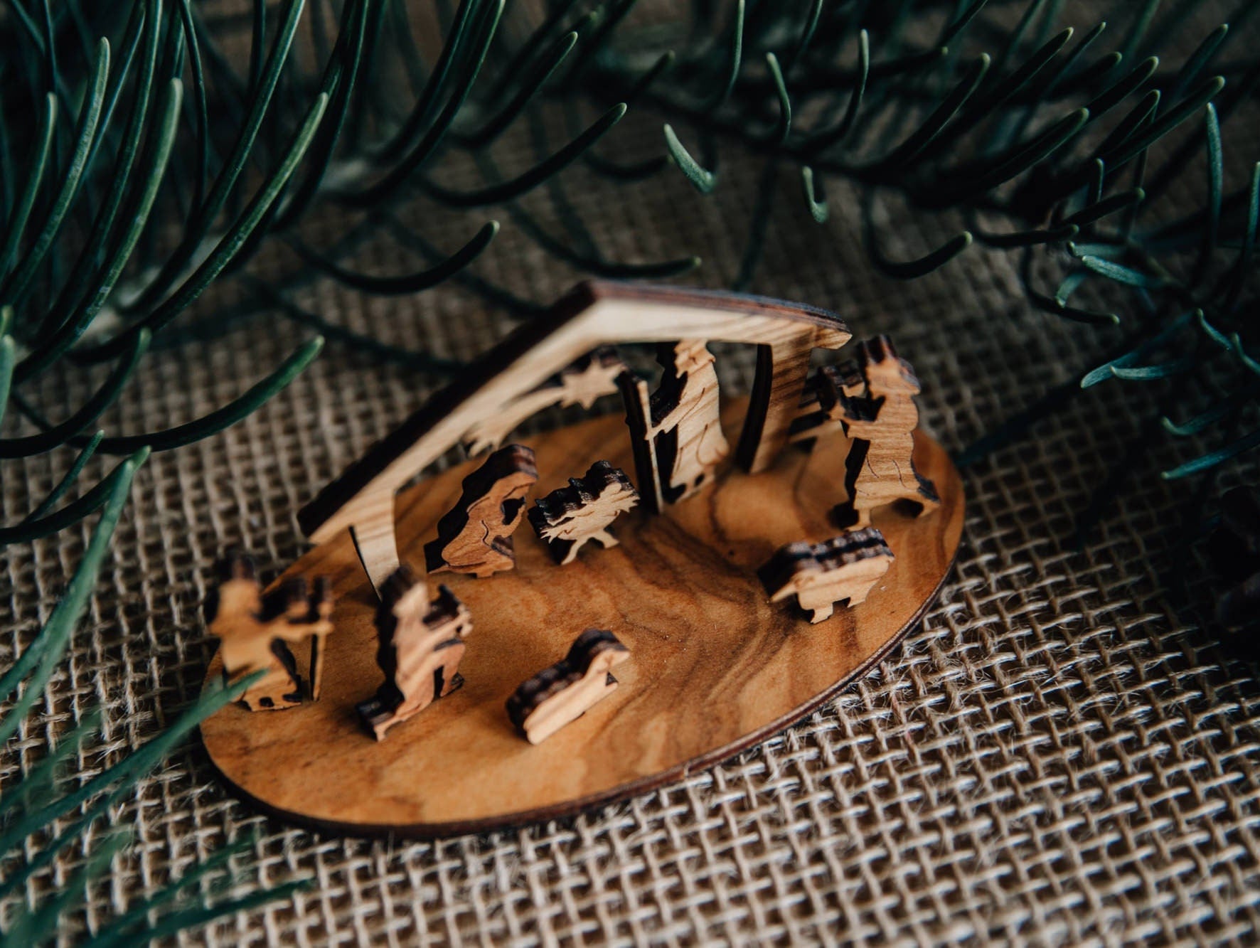 Kleine Weihnachtskrippe "Heilige Nacht" aus Holz zum zusammenstecken / DIY