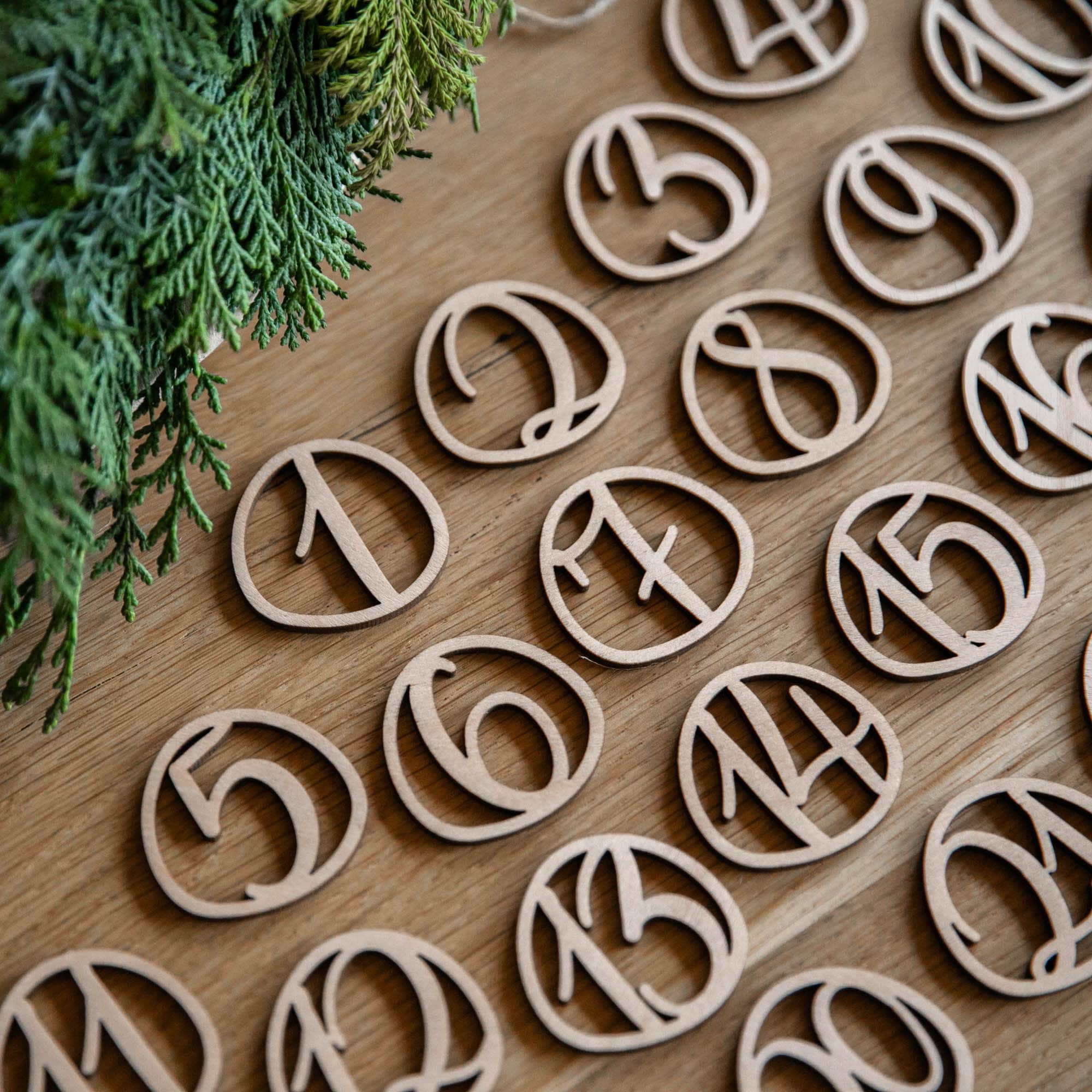 Laserhelden Shop - Adventskalender Zahlen aus Holz, 1-24, Holzzahlen