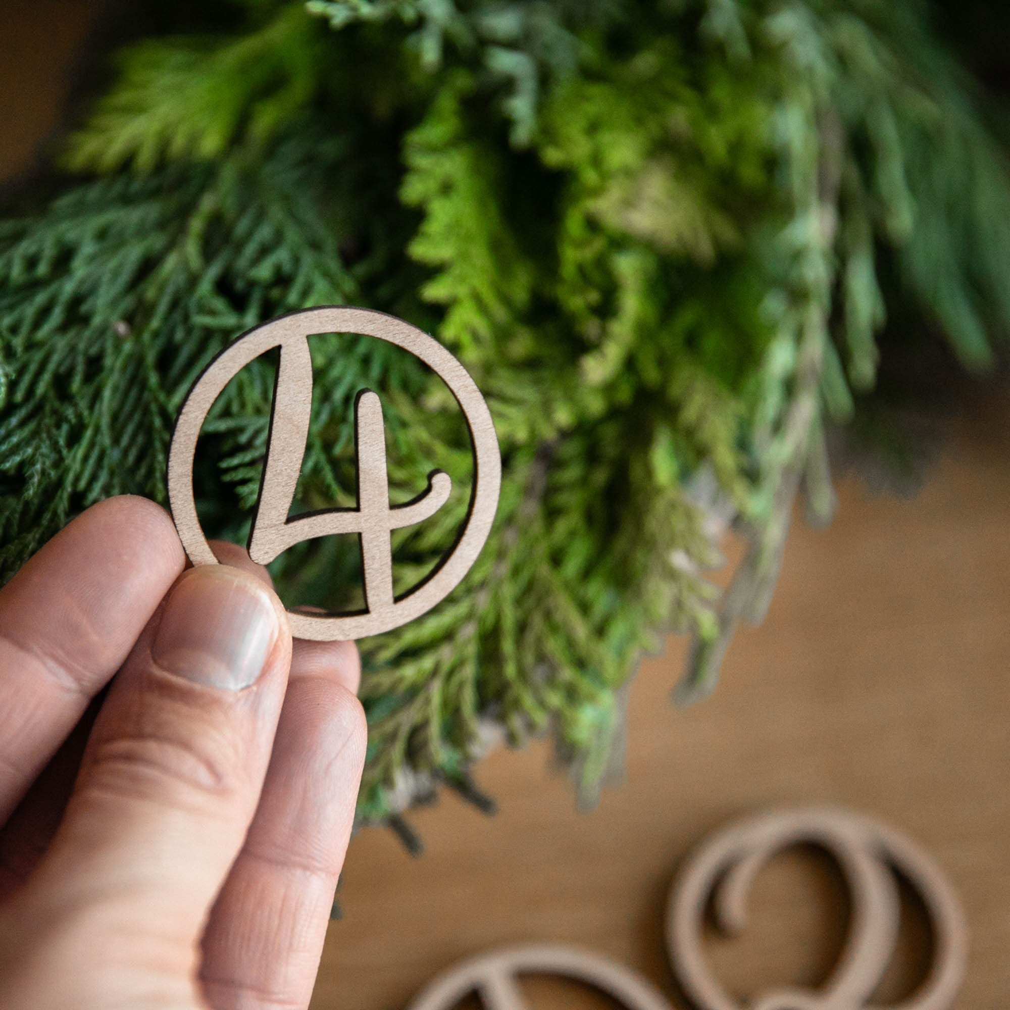 Laserhelden Shop - Zahlen aus Holz für den Adventskranz