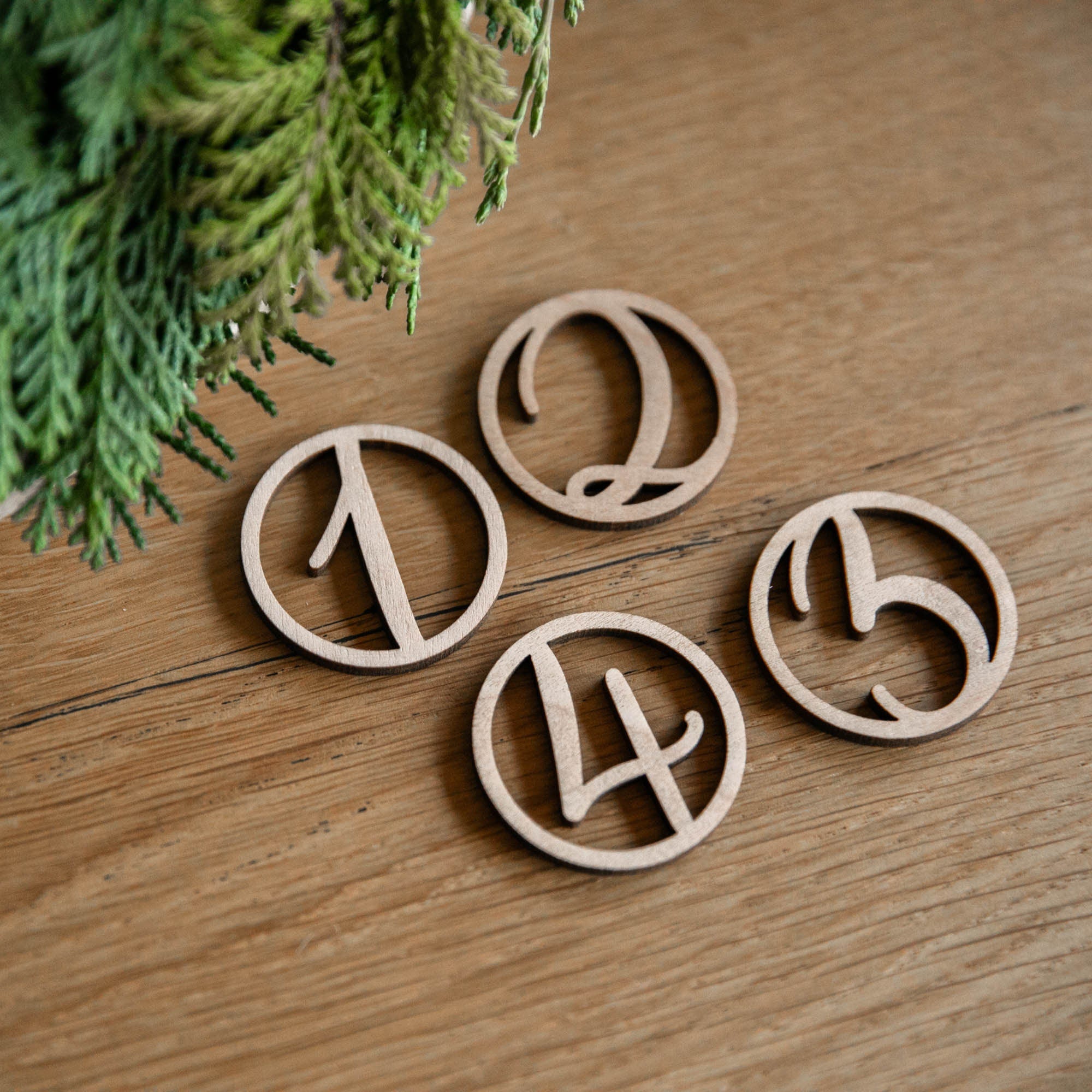 Laserhelden Shop - Zahlen aus Holz für den Adventskranz