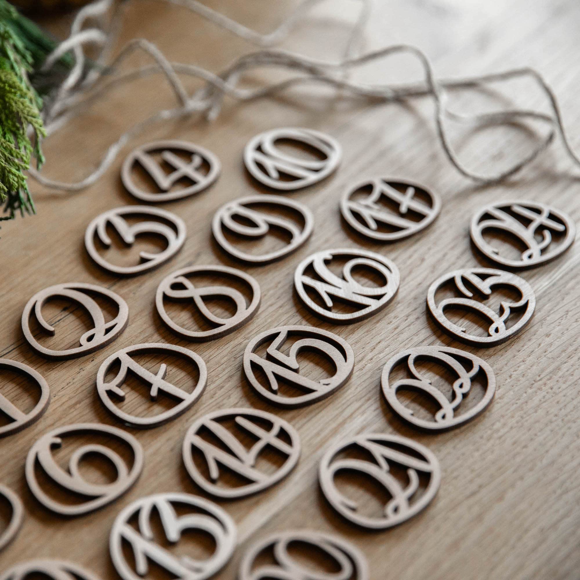 Laserhelden Shop - Adventskalender Zahlen aus Holz, 1-24, Holzzahlen