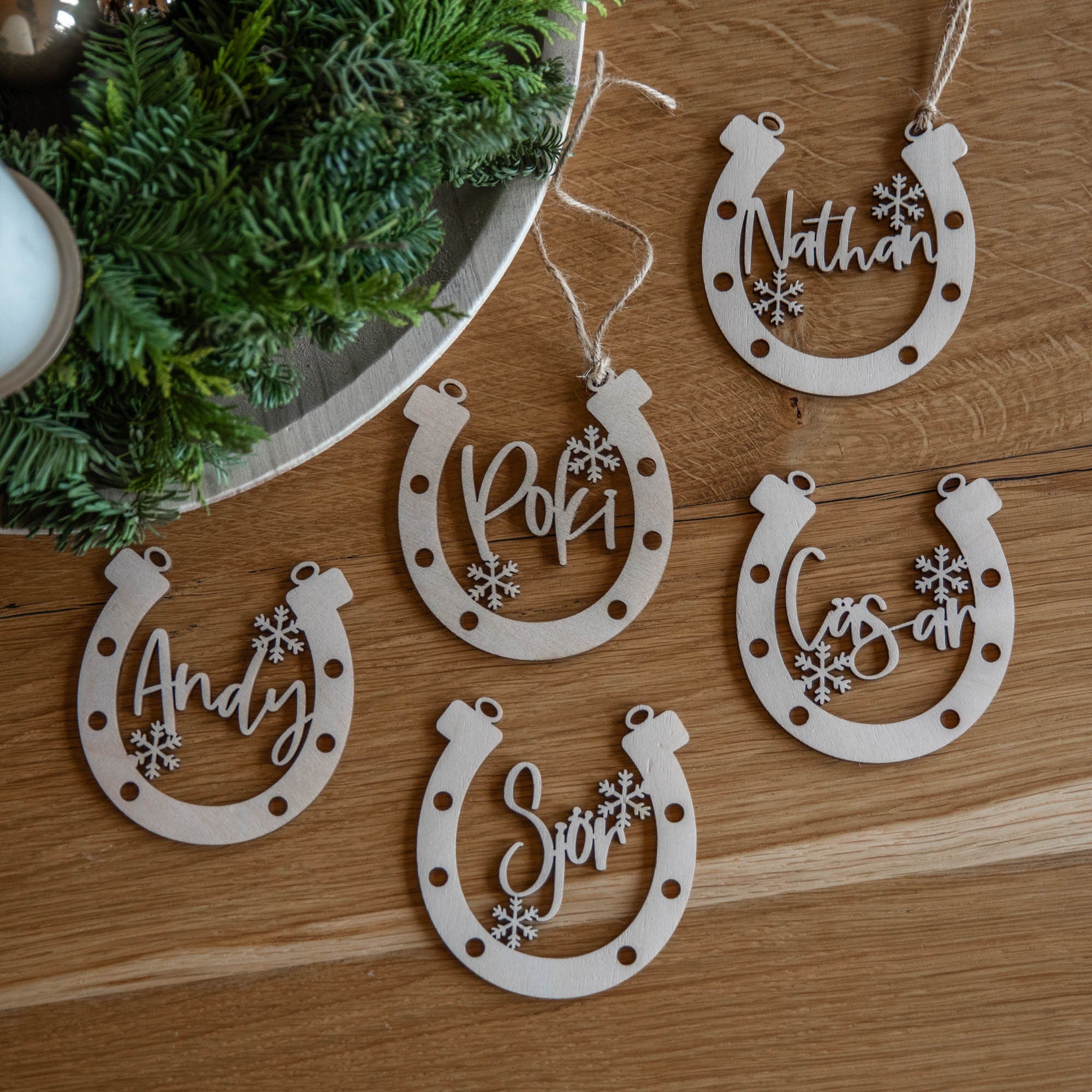 Laserhelden Shop - Weihnachtliche Tieranhänger mit Namen des Haustieres