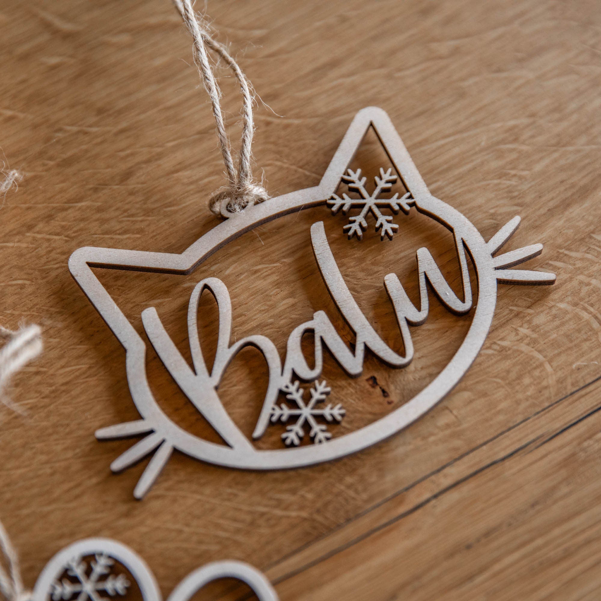 Laserhelden Shop - Weihnachtliche Tieranhänger mit Namen des Haustieres