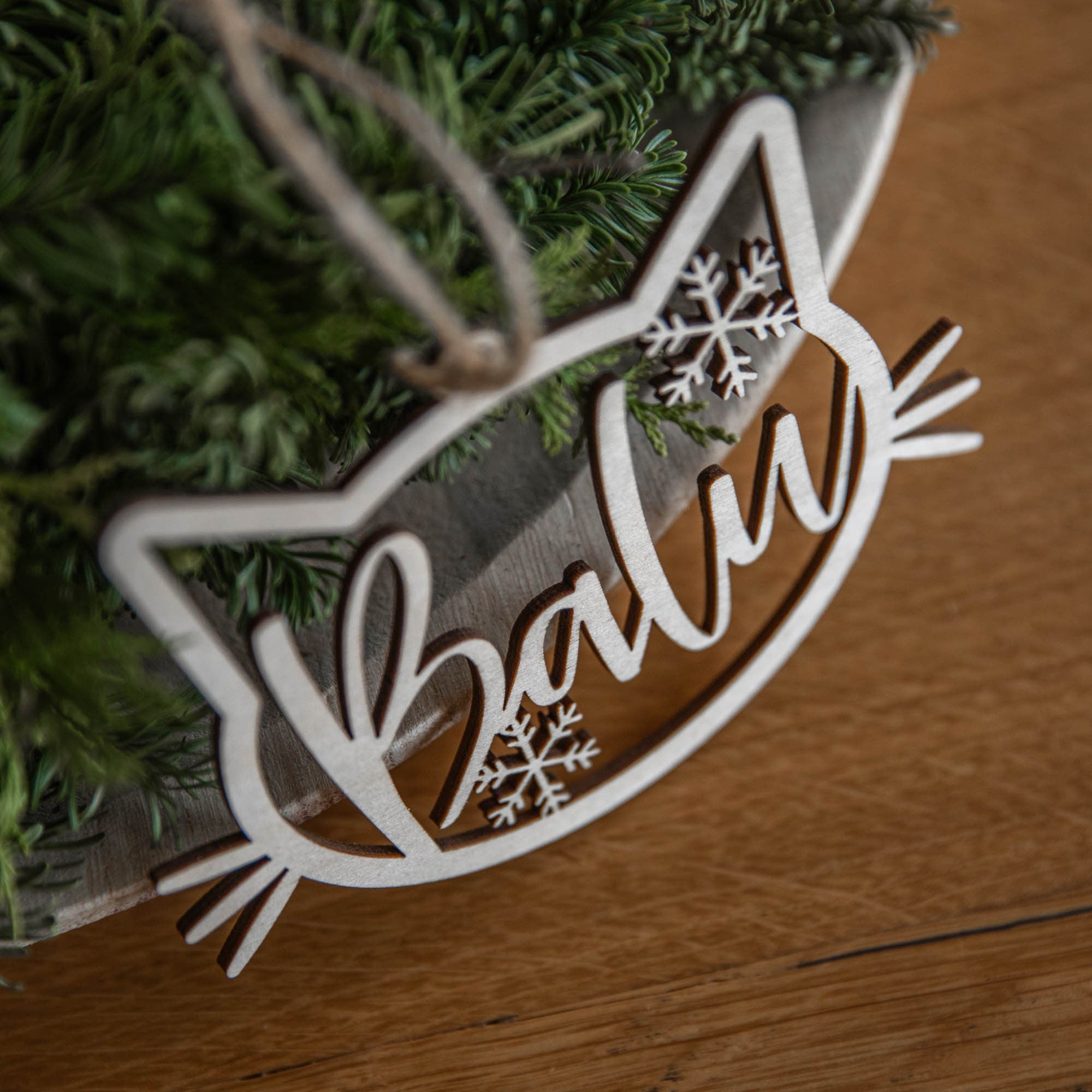 Laserhelden Shop - Weihnachtliche Tieranhänger mit Namen des Haustieres