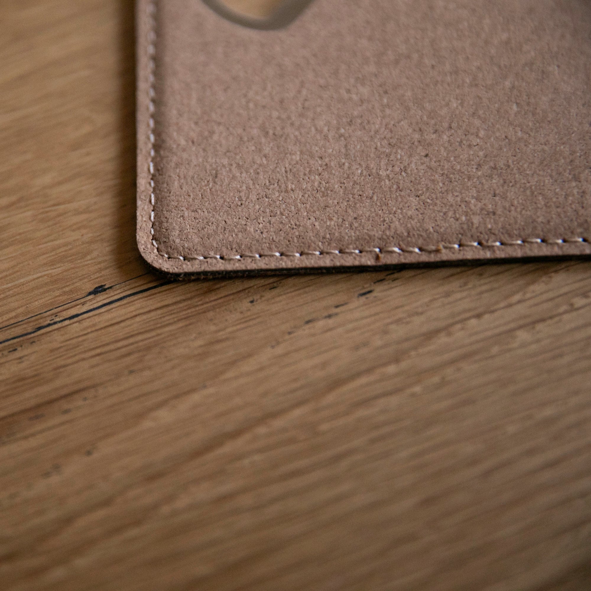 Personalisierter Flaschenöffner mit Gravur / Kork Untersetzer mit integriertem Öffner / Geschenk Männer / Vatertag / Kapselheber