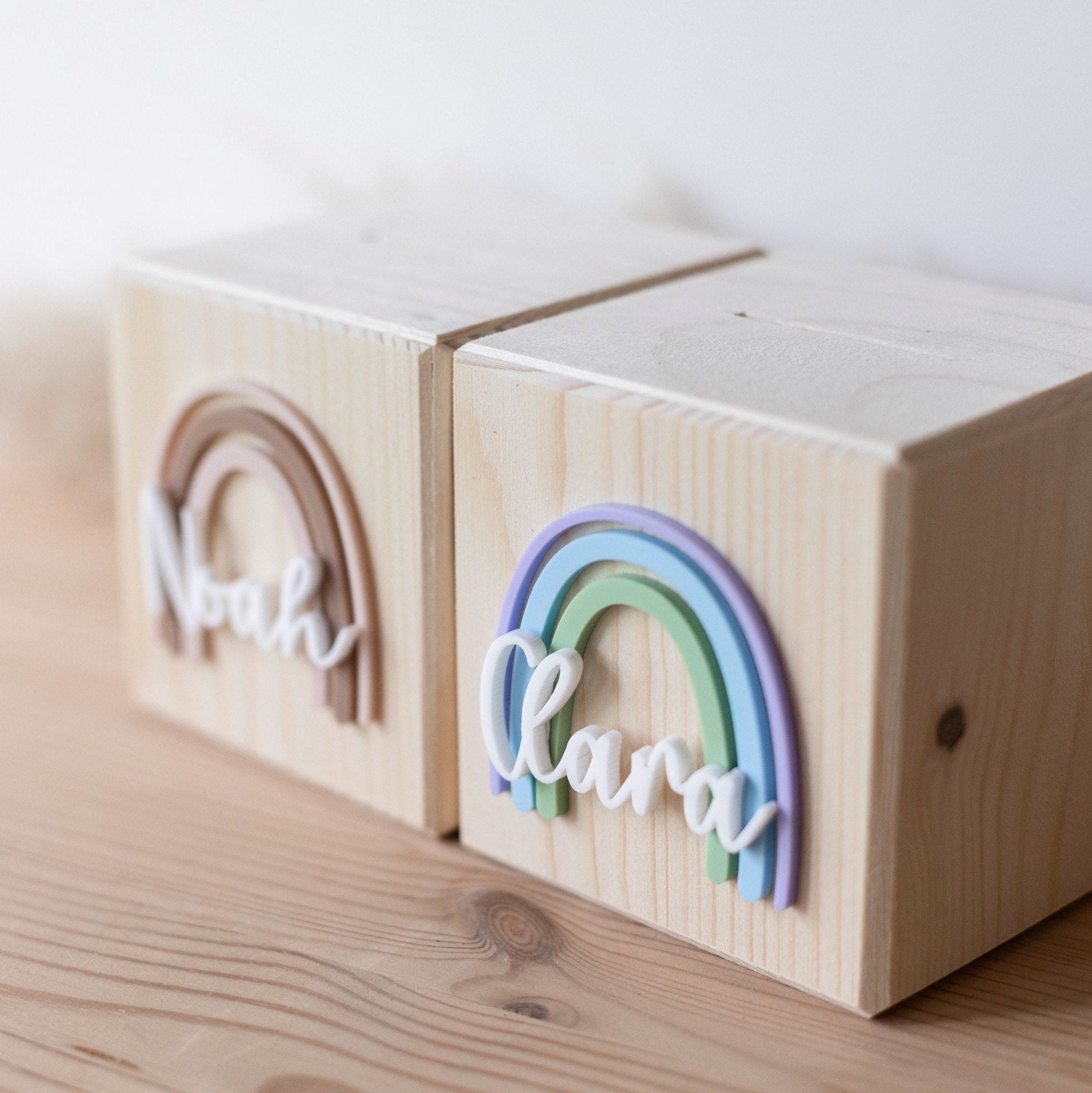 Spardose personalisiert / Spardose Mädchen / Spardose personalisiert / Spardose Holz / Taufgeschenk Mädchen / Spardose Regenbogen Acryl