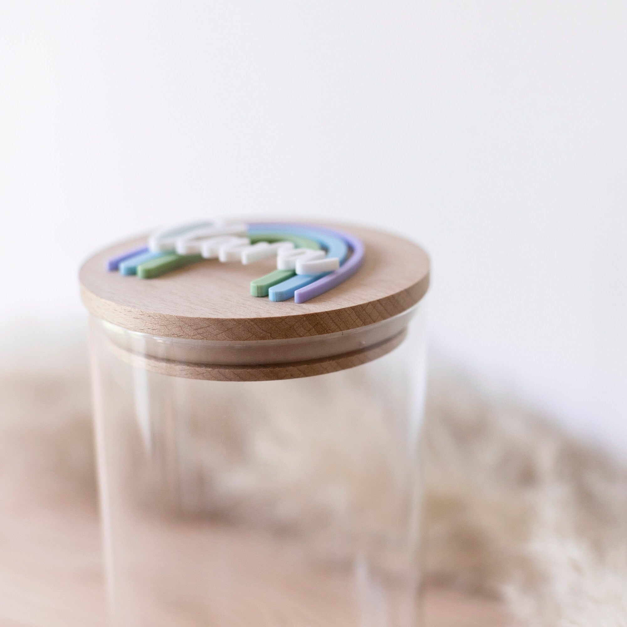 Personalisiertes Vorratsglas mit Regenbogen – Einzigartiges Geschenk zur Verabschiedung im Kindergarten mit Name - Abschiedsgeschenk Krippe