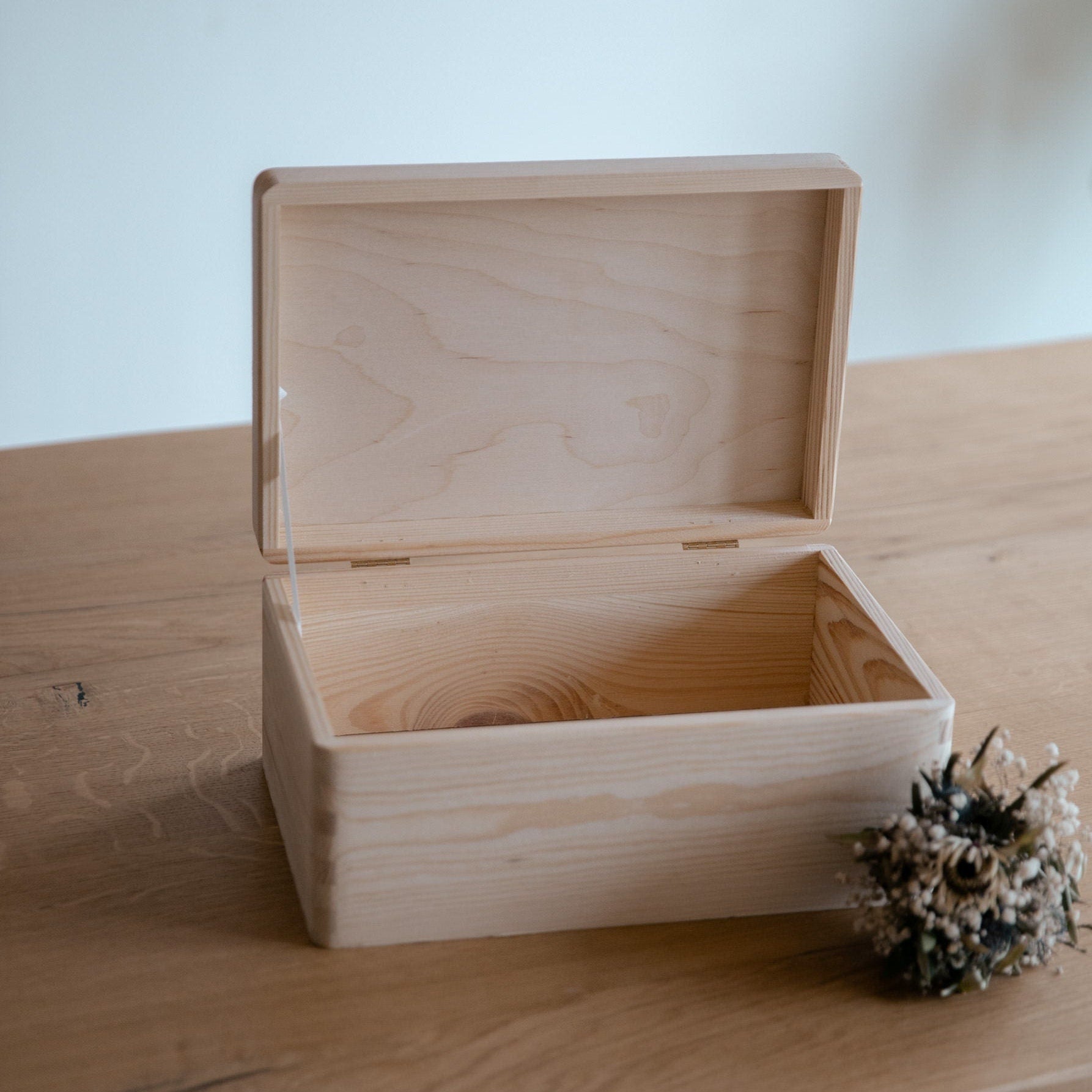 Erinnerungskiste Hochzeit / Personalisierte Holzkiste Hochzeit / Geschenk Hochzeit mit Name / Braut & Bräutigam / Hochzeitsgeschenk