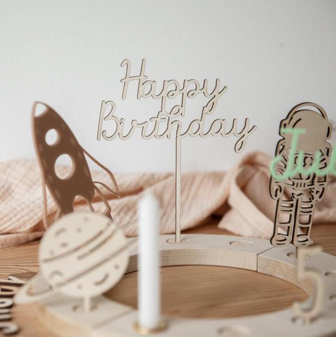 Personalisierter Geburtstagskranz Weltraum / Geburtstagsring aus Holz / Kindergeburtstag Planeten / Weltraum Geburtstag / Astronauten Party