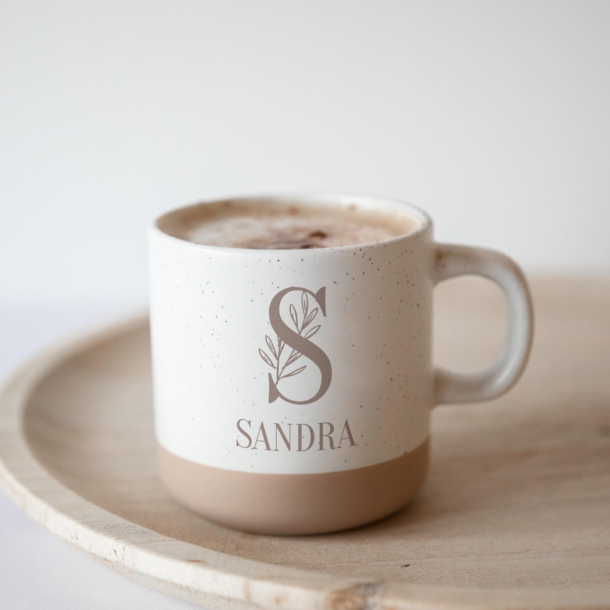 Personalisierte Tasse Anfangsbuchstabe / Geschenk Freundin / Geschenkidee Frau Geburtstag / Weihnachten Kleinigkeit / Gravur Name / Steingut