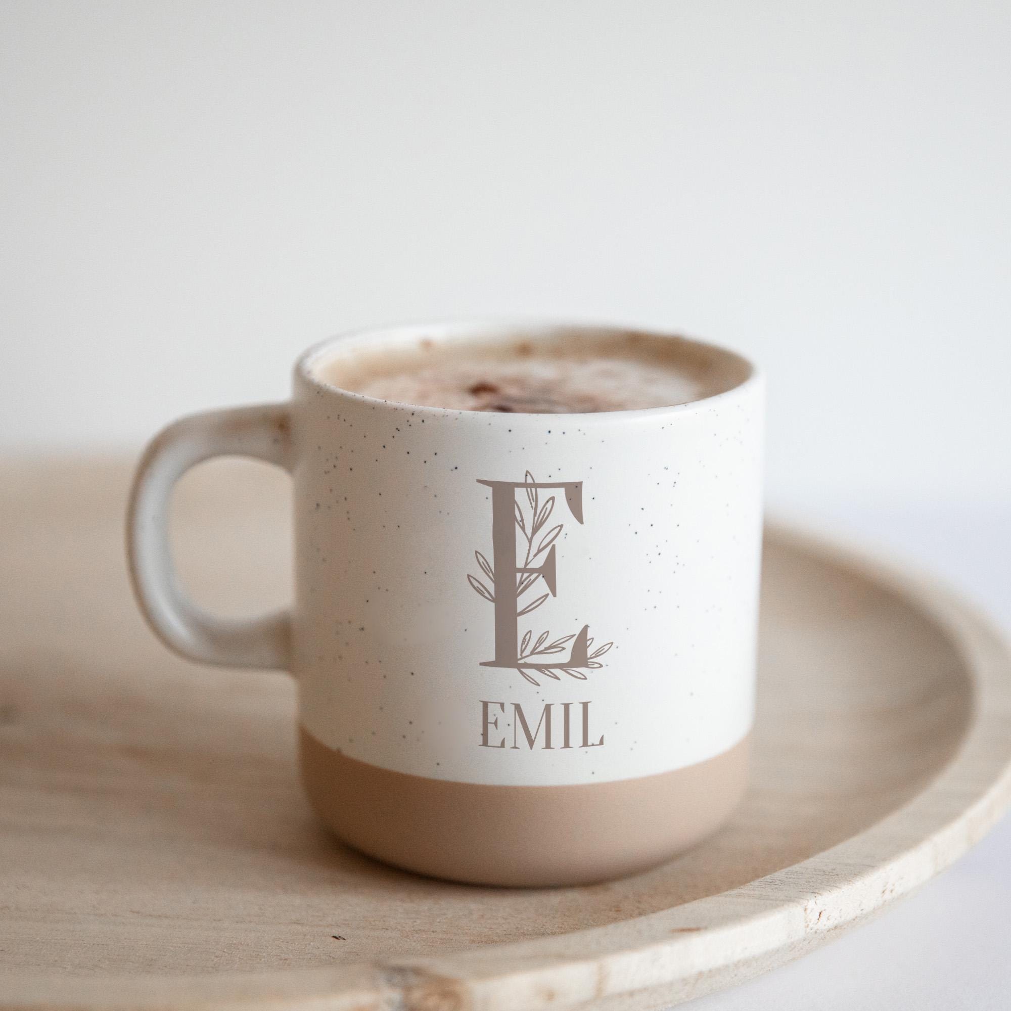 Personalisierte Tasse Anfangsbuchstabe / Geschenk Freundin / Geschenkidee Frau Geburtstag / Weihnachten Kleinigkeit / Gravur Name / Steingut