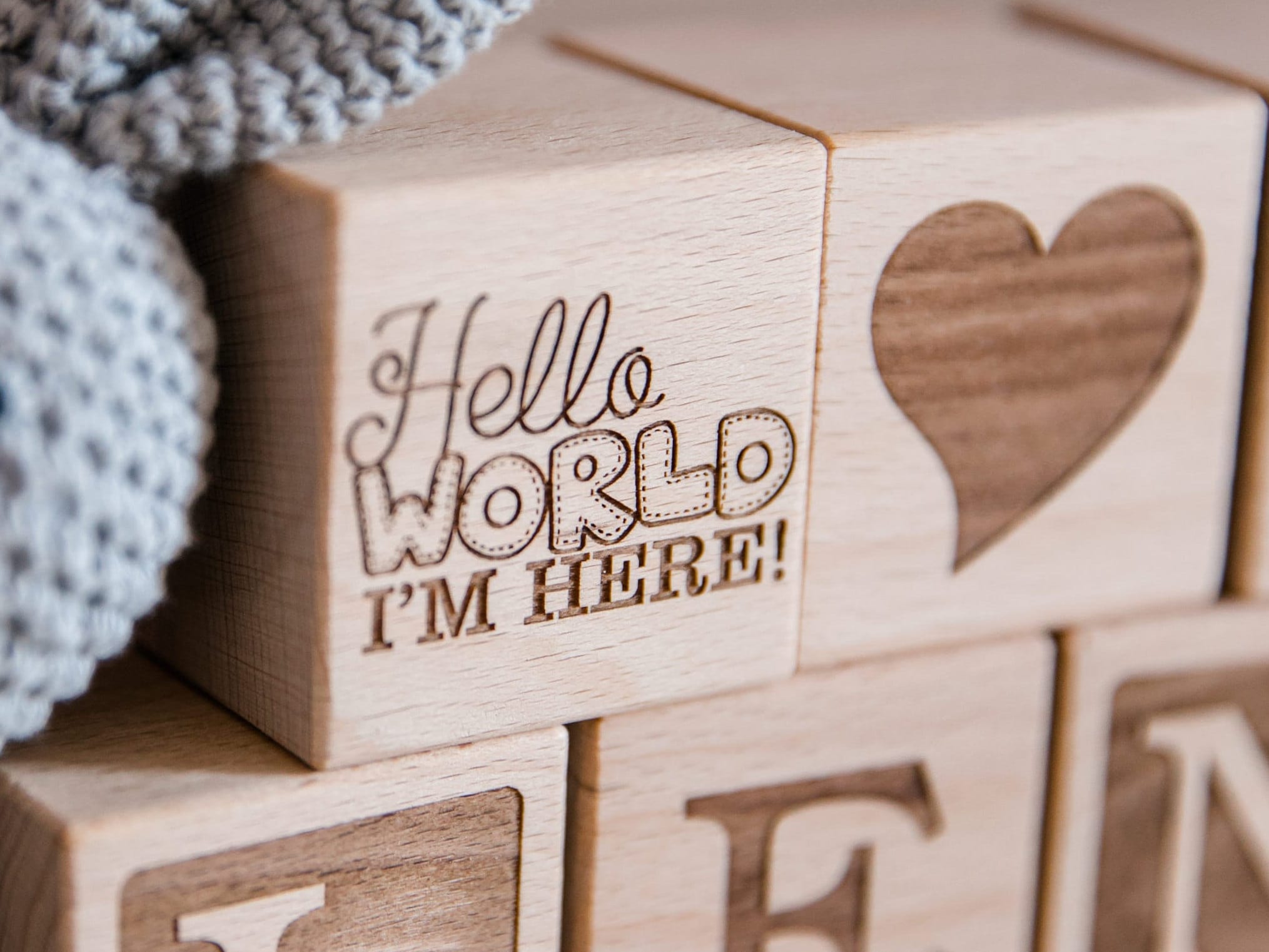 Holzwürfel mit Gravur / Geschenk Geburt / Buche 4cm / Geburtstag - Baby Geschenk personalisiert - Holzwürfel Baby - Buchstabenwürfel