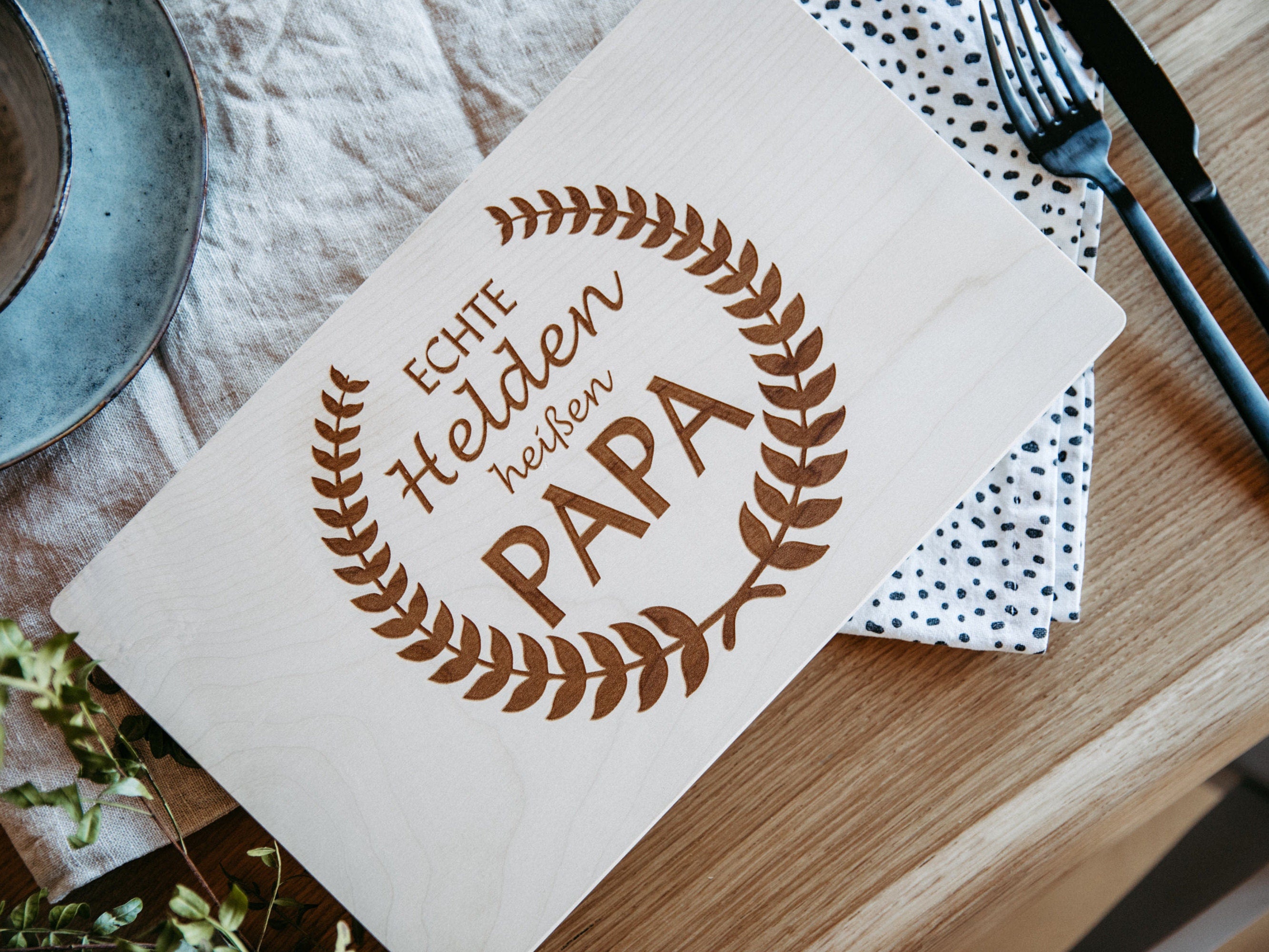 personalisiertes Brotzeitbrett aus Ahornholz 30x18 cm / Schneidebrett Holz / Geschenk Vatertag / Geschenk Papa