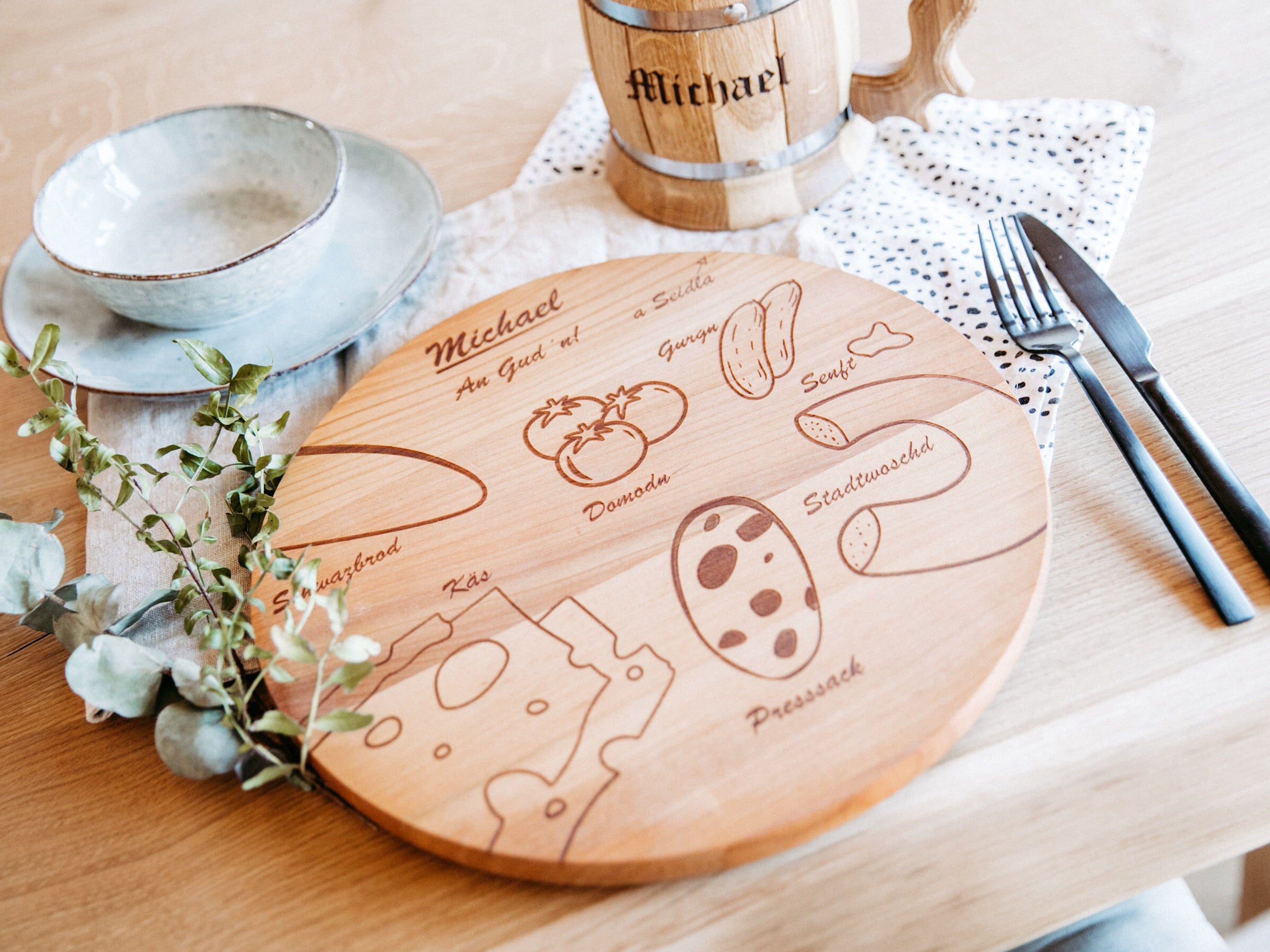 Brotzeitbrett aus Kirschholz mit persönlicher Gravur ø25 oder 30cm/ Fränkisches Vesperbrett / Schneidbrett Holz / Geschenk Vatertag