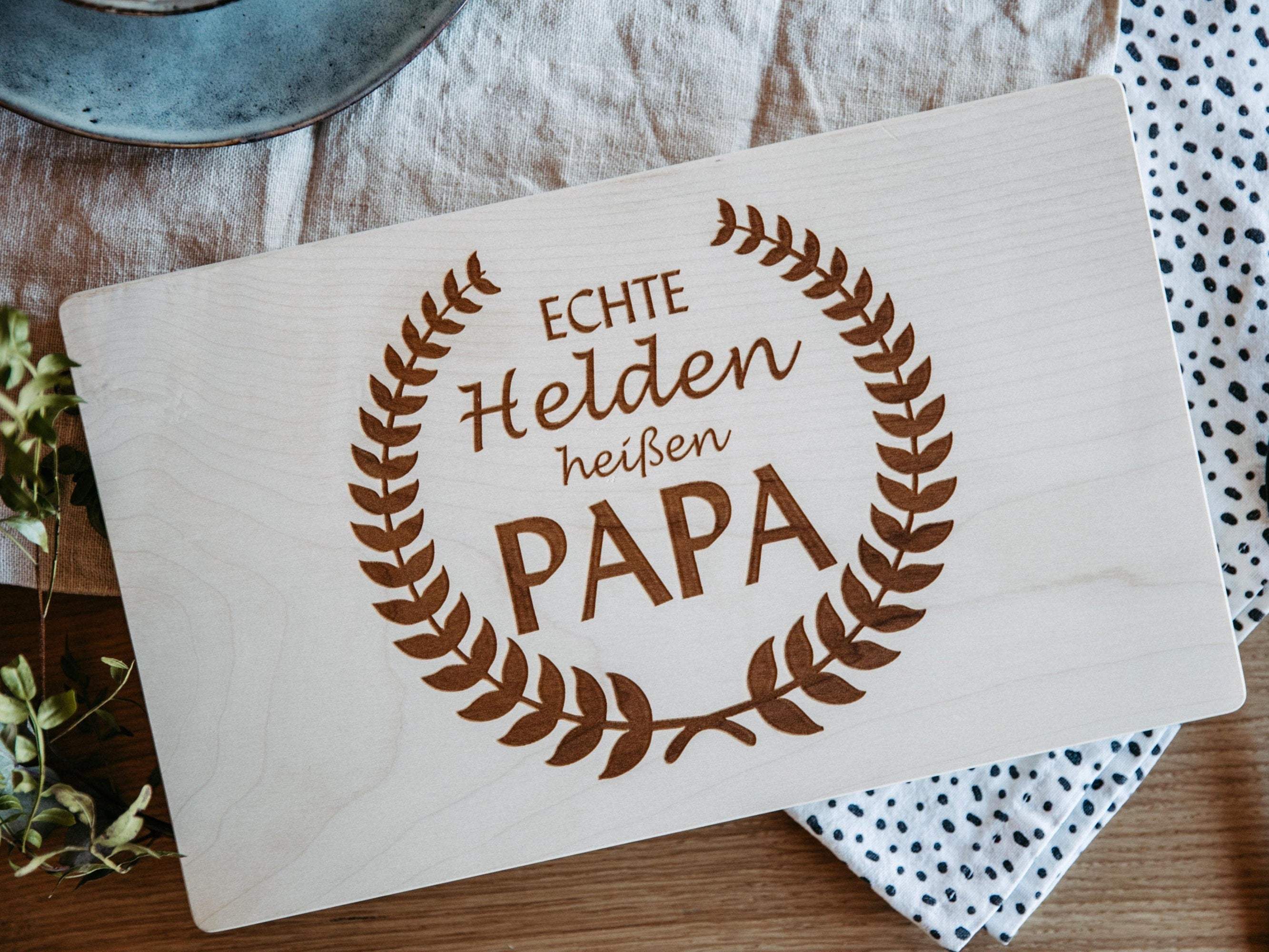 personalisiertes Brotzeitbrett aus Ahornholz 30x18 cm / Schneidebrett Holz / Geschenk Vatertag / Geschenk Papa