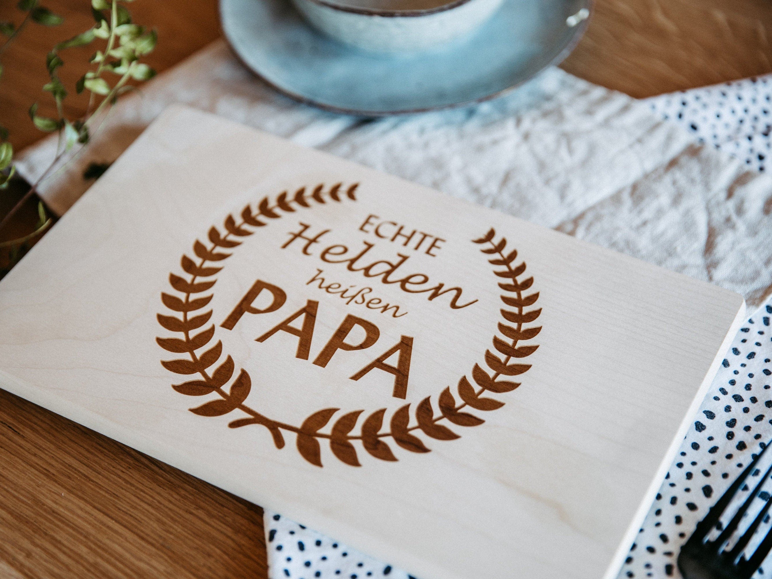 personalisiertes Brotzeitbrett aus Ahornholz 30x18 cm / Schneidebrett Holz / Geschenk Vatertag / Geschenk Papa