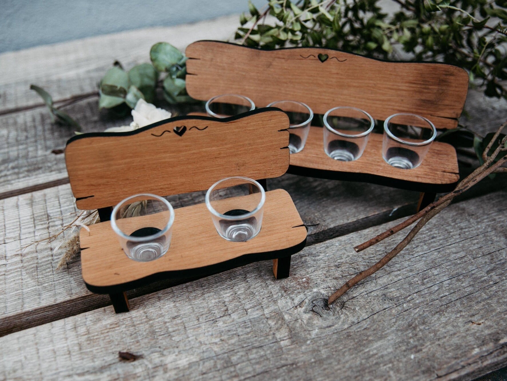 Personalisierte Schnapsbank "Mädelsabend" mit Gravur inkl. Gläser / Erlenholz / Geschenk