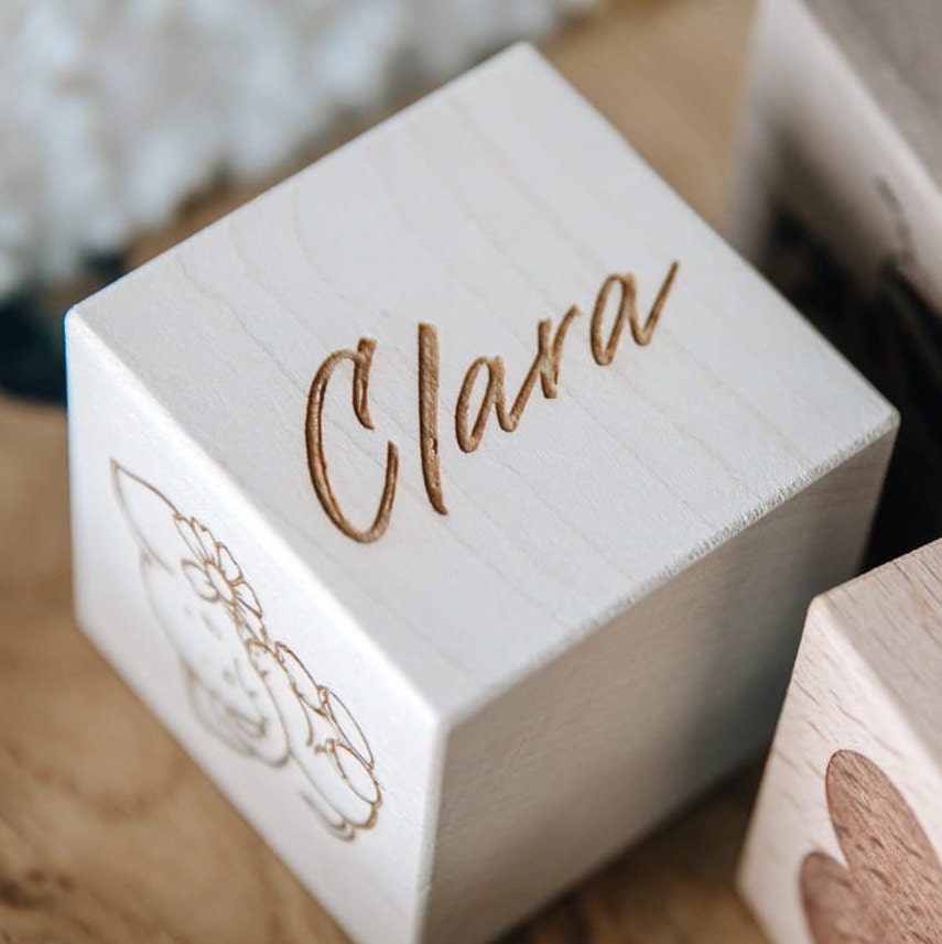 Großer Holzwürfel zur Geburt mit Gravur auf 4 Seiten / 6cm / verschiedene Holzarten / Geschenk Geburt / Babygeschenk personalisiert