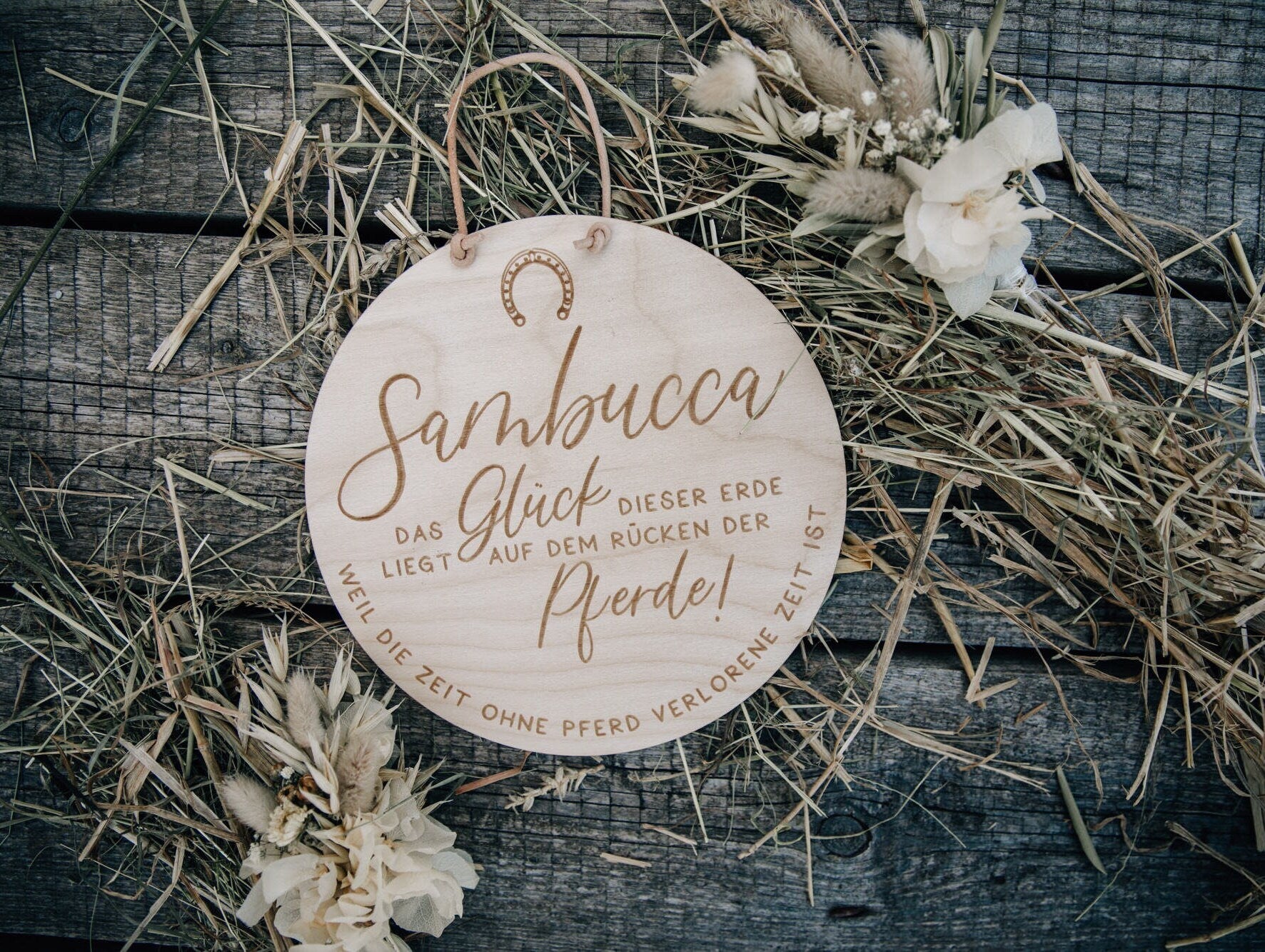 Holzschild Pferd mit Gravur / Boxenschild / Pferdegeschenk