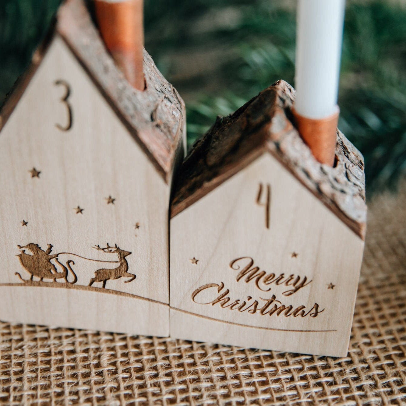 Adventskranz Kerzenhäuser aus Holz (4er-Set) / Ahornholz mit Rindendach Natur / Weihnachtsdekoration Advent Holzhäuser mit Kerze