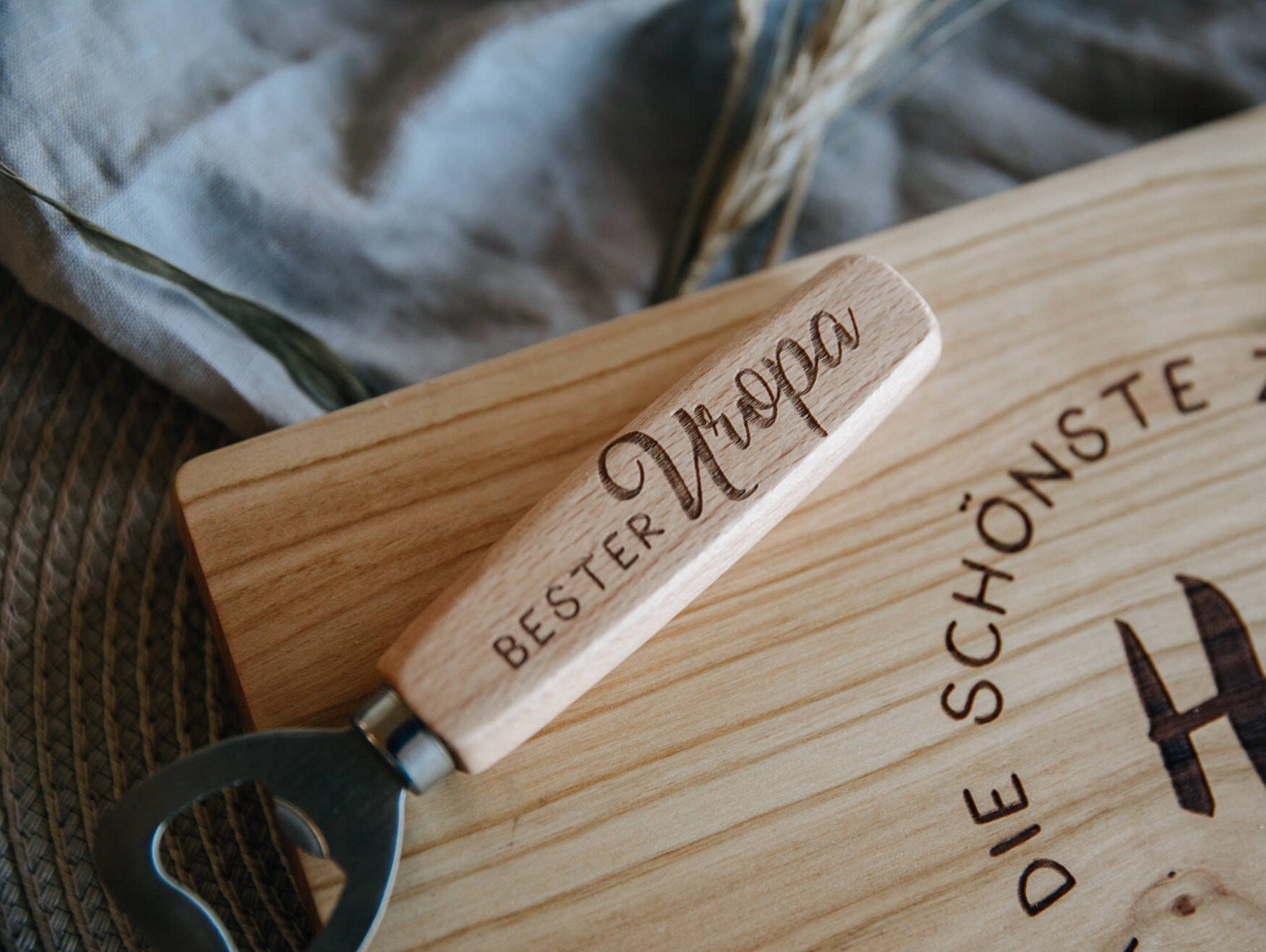 Personalisierter Flaschenöffner aus Holz "Buche" / Geschenk Uropa / Patenonkel Geschenk / Kapselheber mit Gravur