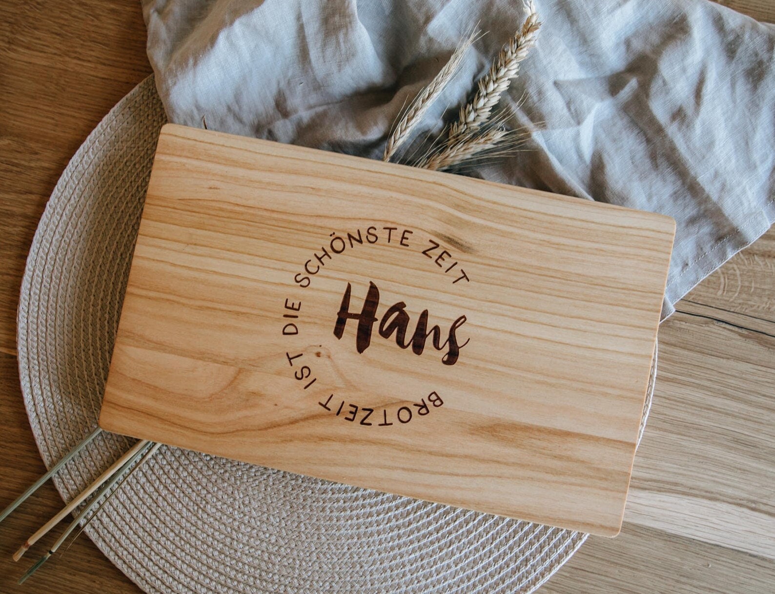 Großes Brotzeitbrett mit Namen personalisiert aus Holz / Schneidebrett aus Kirsche 30x18cm / Frühstücksbrett / Holzbrett Vesper