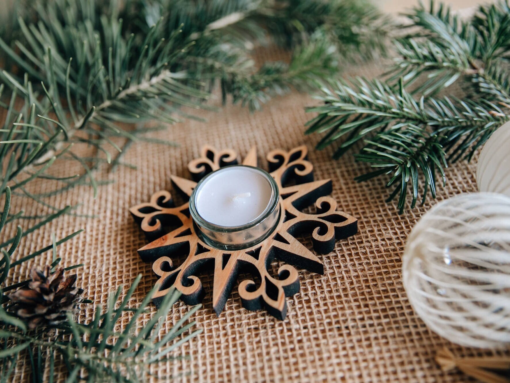 Teelichthalter Stern inkl. Glaseinsatz - Windlicht in den Formen: Stern, Waben, Spitz oder Flamme aus Holz