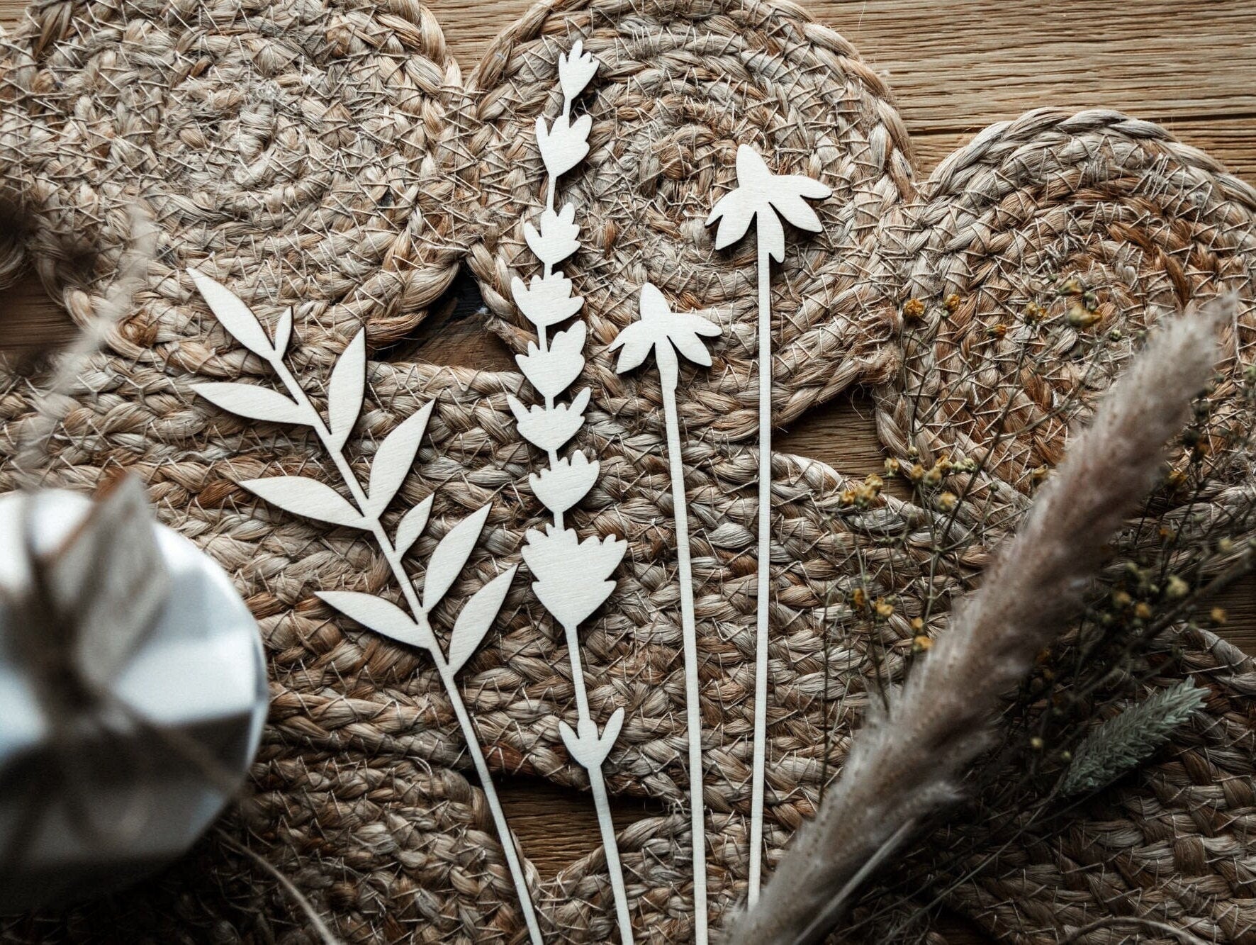 Holzblumenstrauß / 4er Set filigrane Blumen aus Holz / Geschenk zum Valentinstag / Holzblumen Deko