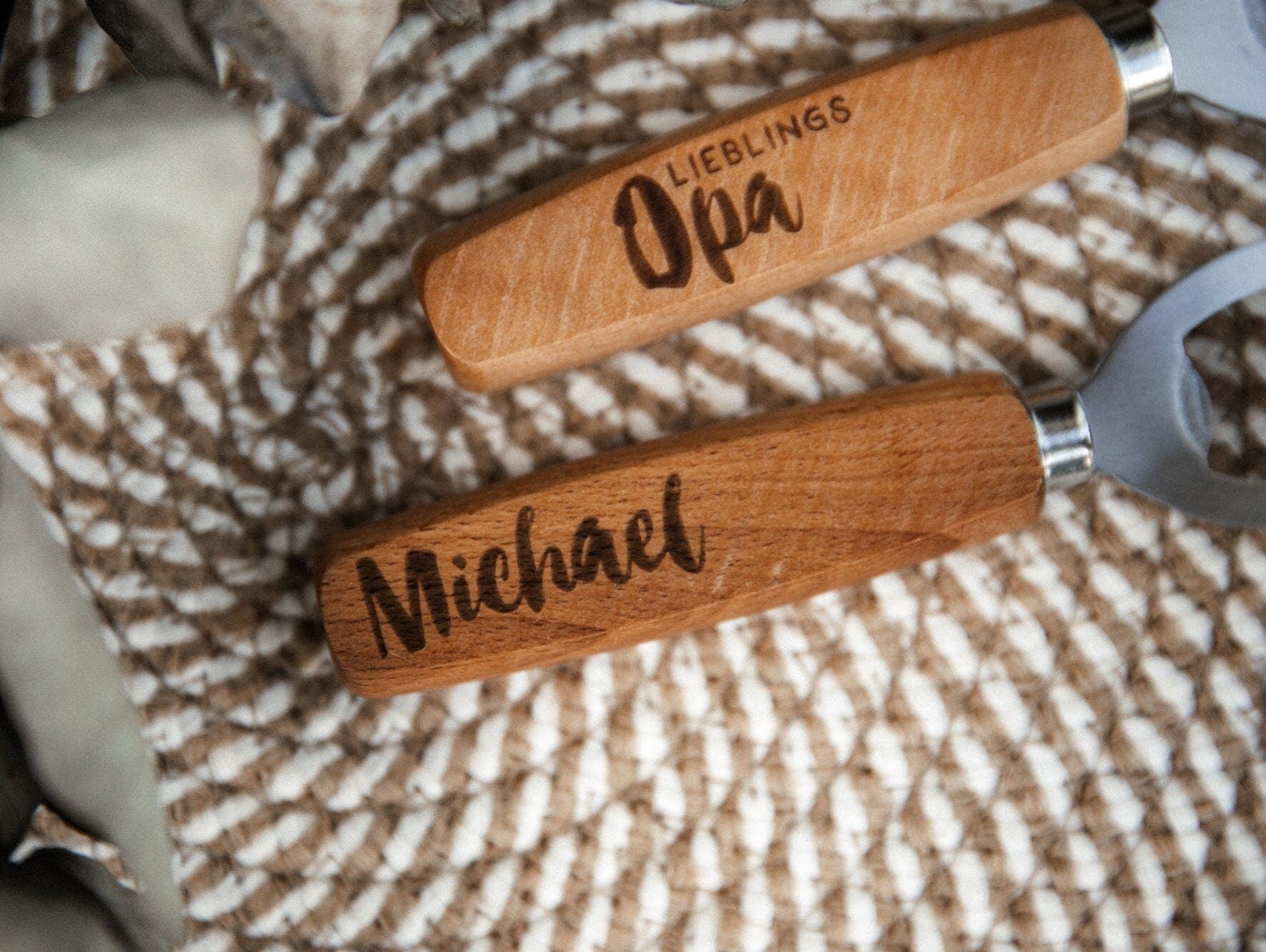 Lieblingsmensch Flaschenöffner aus Holz "Buche" / Personalisiert mit Namen