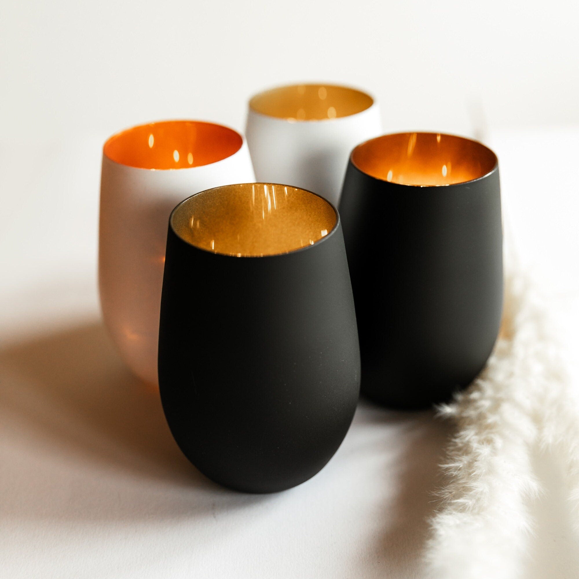 Personalisiertes Windlicht zur Hochzeit / Ringe und Herzen mit Wunschnamen und Datum