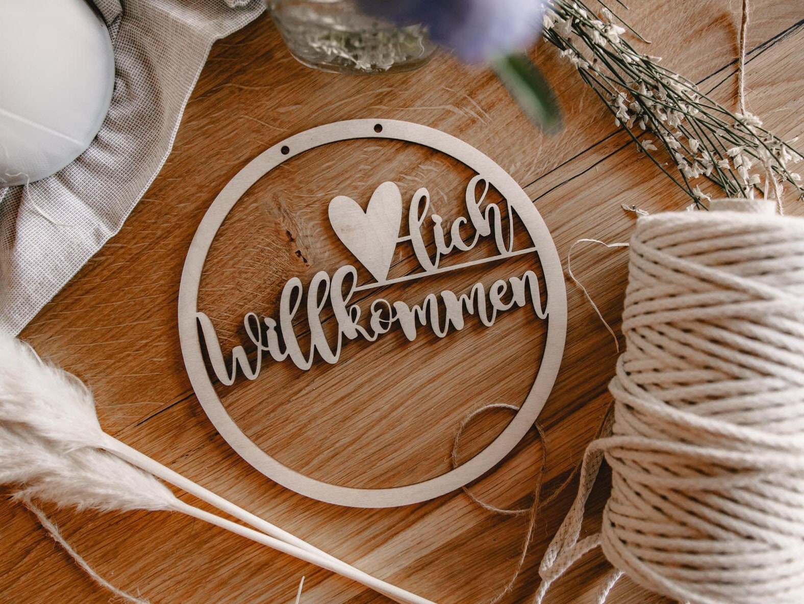 DIY Türkranz aus Holz "Herzlich Willkommen" zum dekorieren