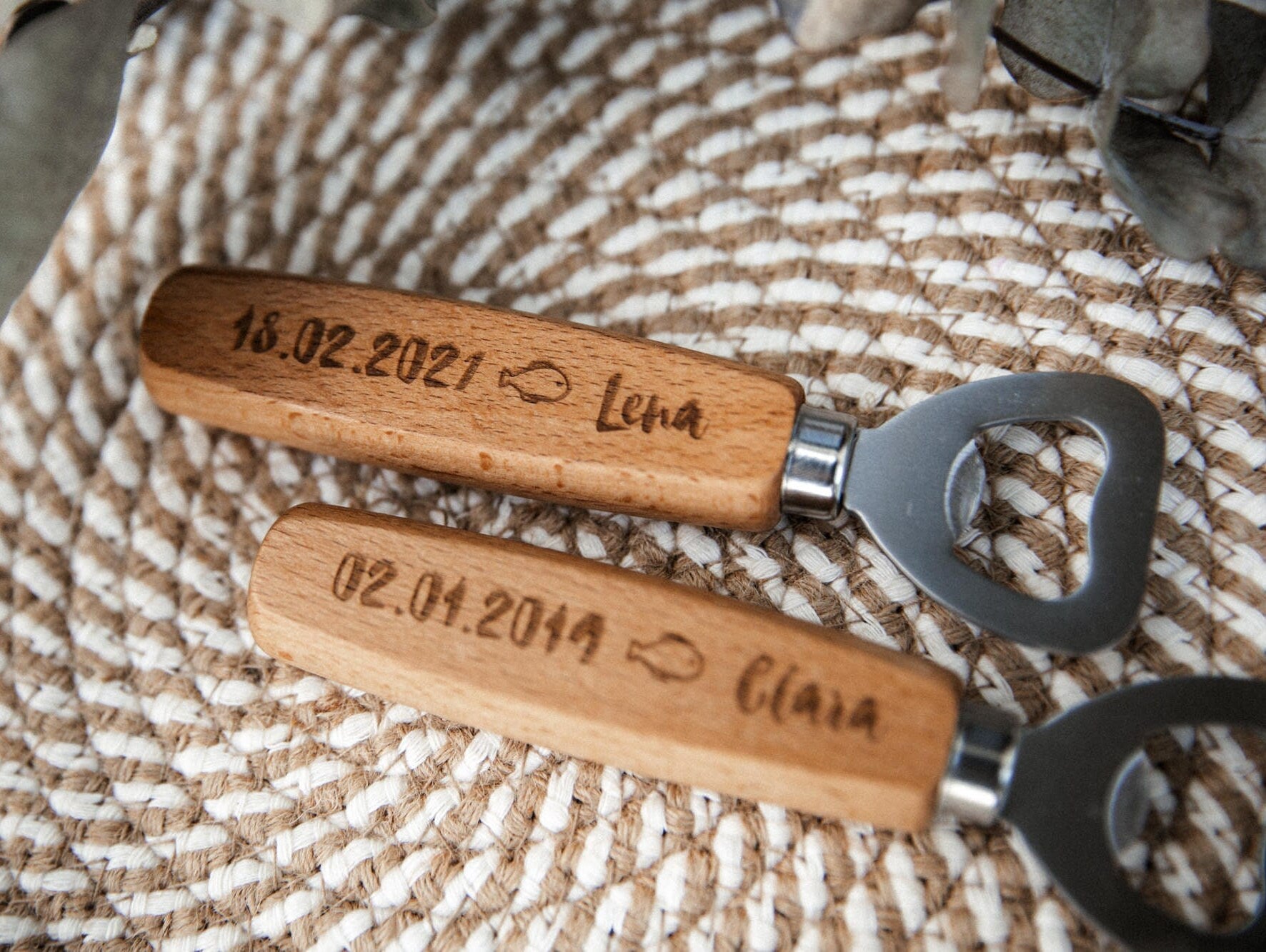 Paten fragen Flaschenöffner aus Holz "Buche" / Personalisiert mit Namen und Datum