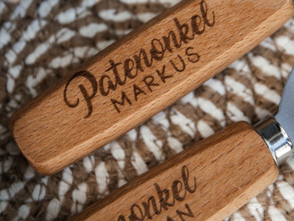Paten fragen Flaschenöffner aus Holz "Buche" / Personalisiert mit Namen und Datum