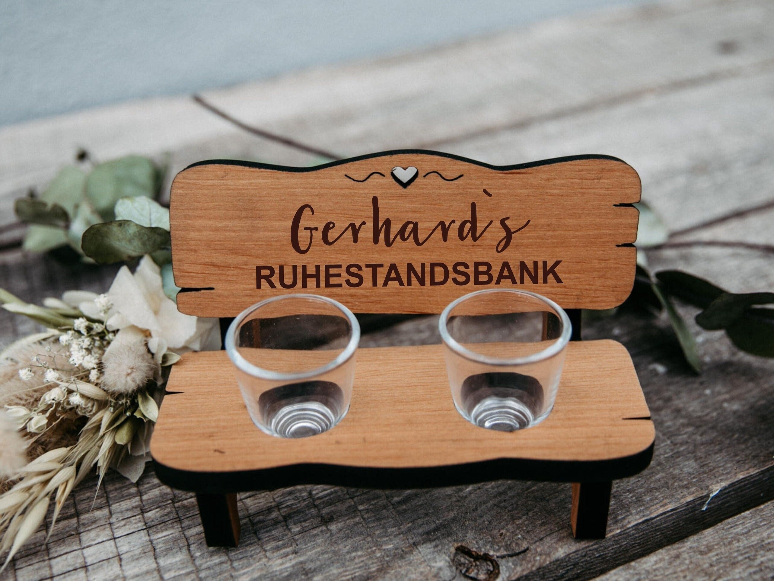 Personalisierte Schnapsbank für Rentner mit Gravur inkl. Gläser / Erlenholz