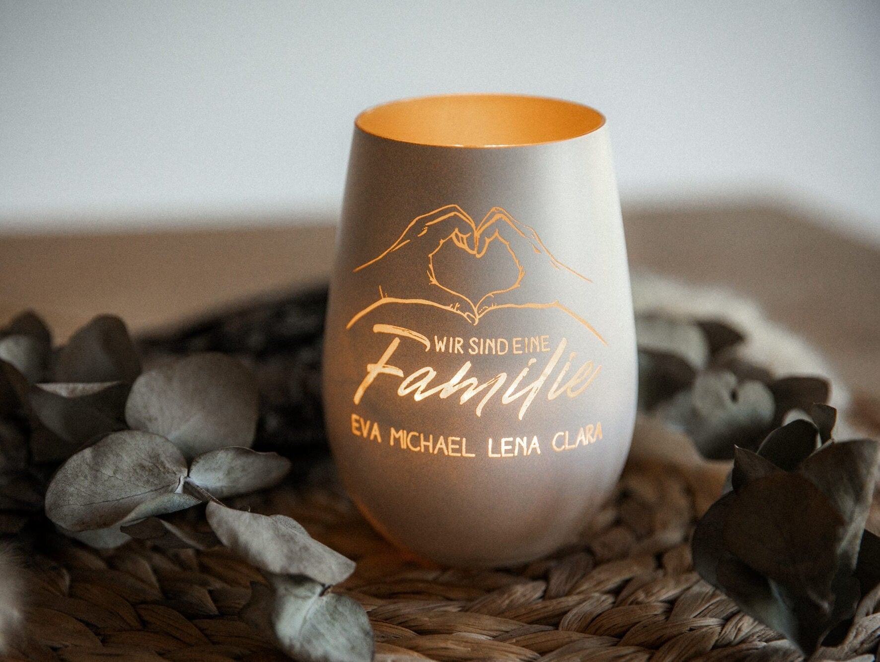 Personalisiertes Windlicht - "Wir sind eine Familie" Kristallglas / Erinnerungslicht mit Wunschnamen / personalisiertes Geschenk Familie