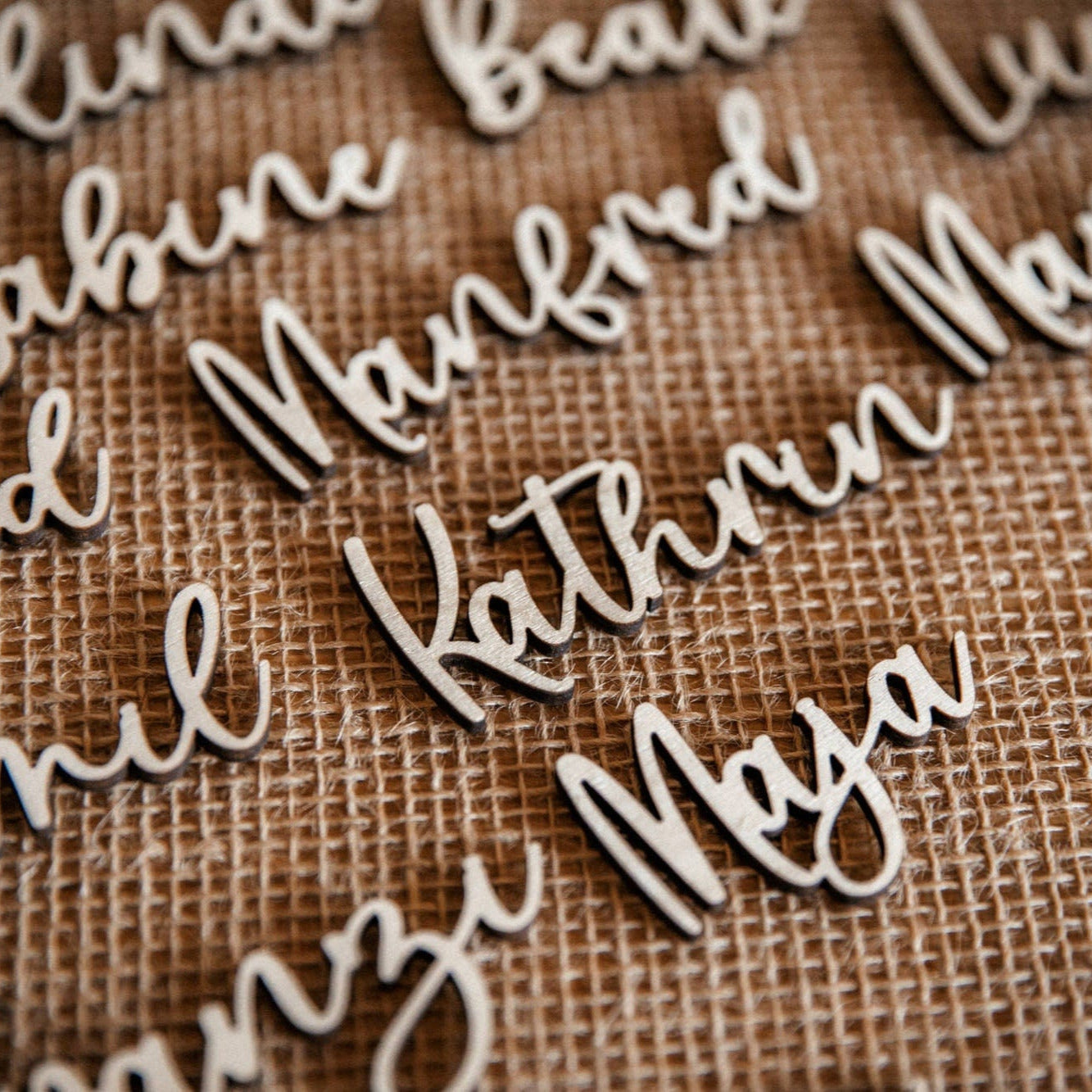 Hochzeit Tischkarten Schriftzug aus Holz / Platzkarten aus Birke